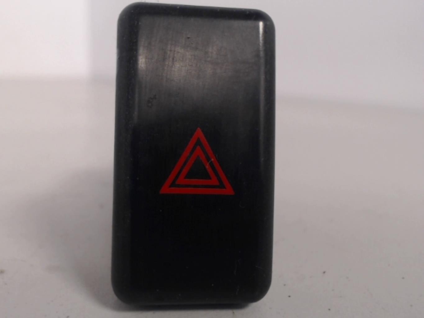 Bouton de warning MAZDA 3 1 PHASE 2 Diesel - 1