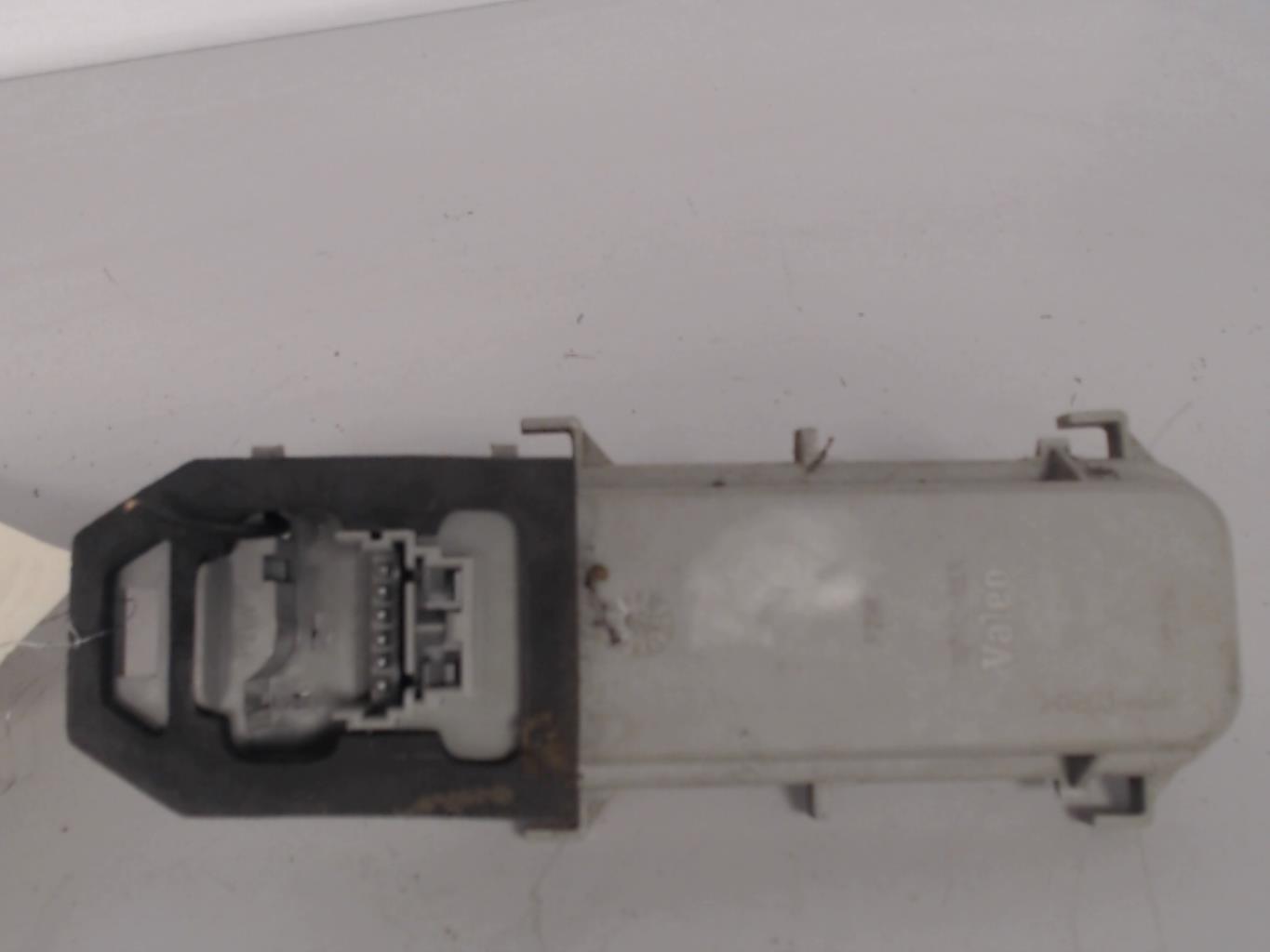 Base portalampade fanale posteriore destro RENAULT CLIO 2 PHASE 2 Diésel - 1