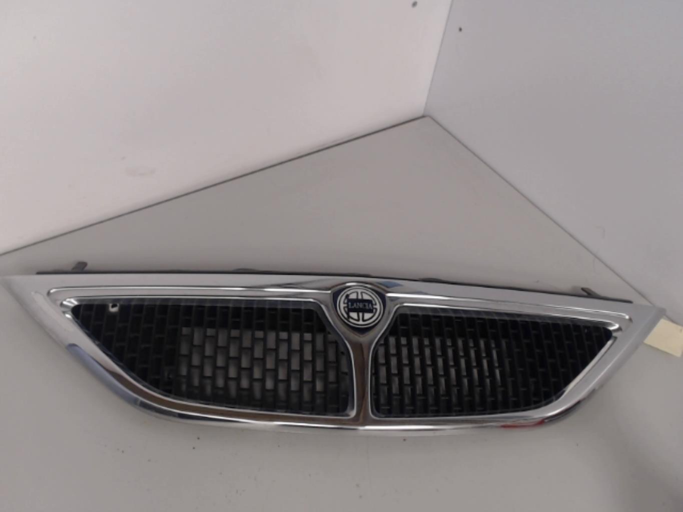 Calandre LANCIA YPSILON 3 PHASE 1 Essence - 1