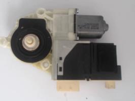 Moteur leve vitre avant gauche