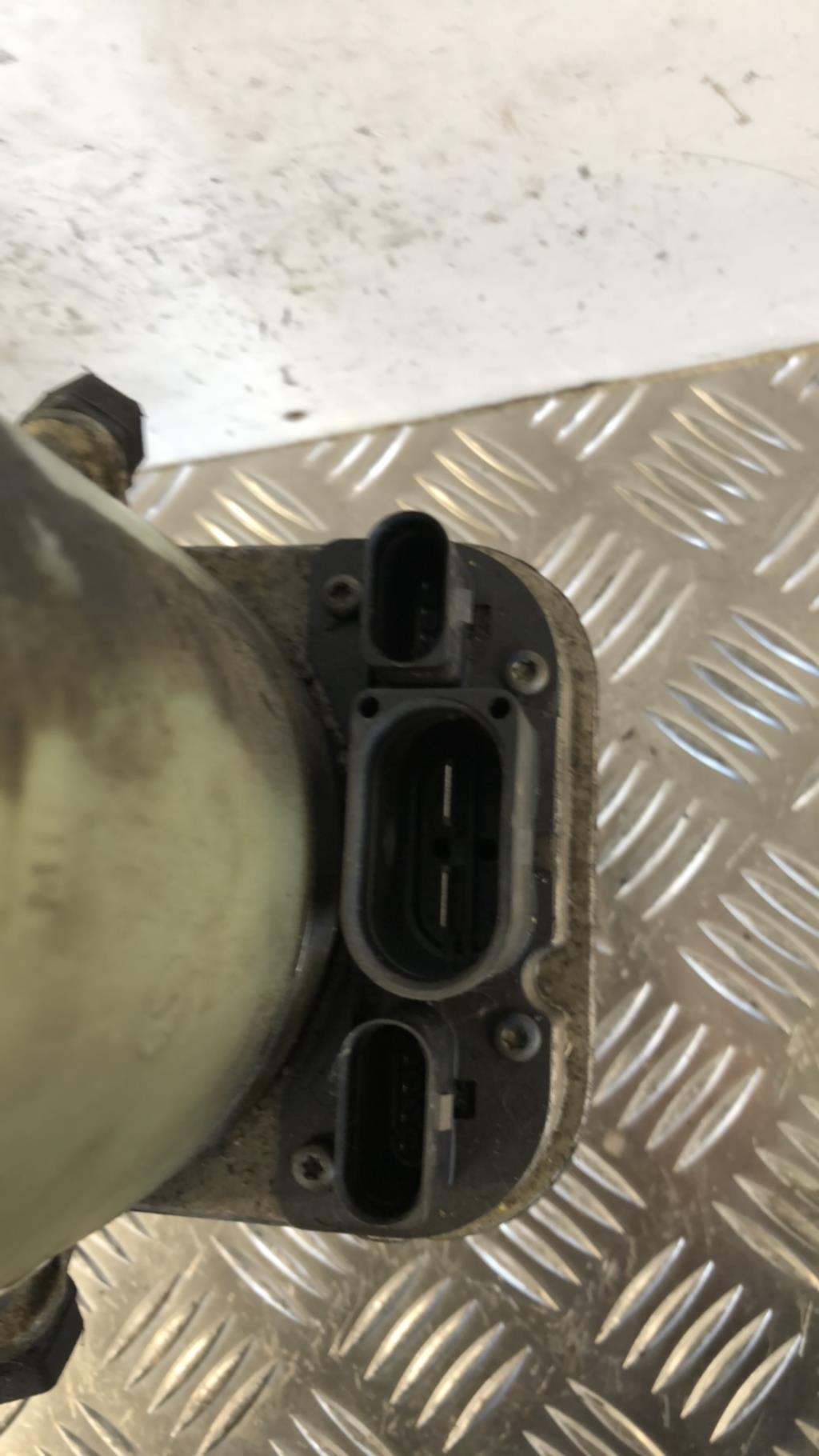 Pompe de direction AUDI A2 Essence - 1