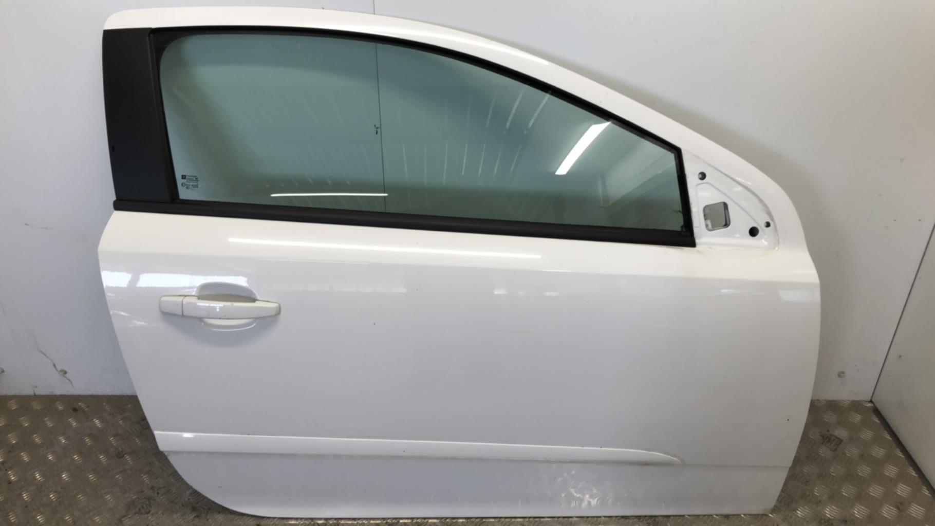 Porte avant droit OPEL ASTRA H GTC PHASE 2 Diesel - 1