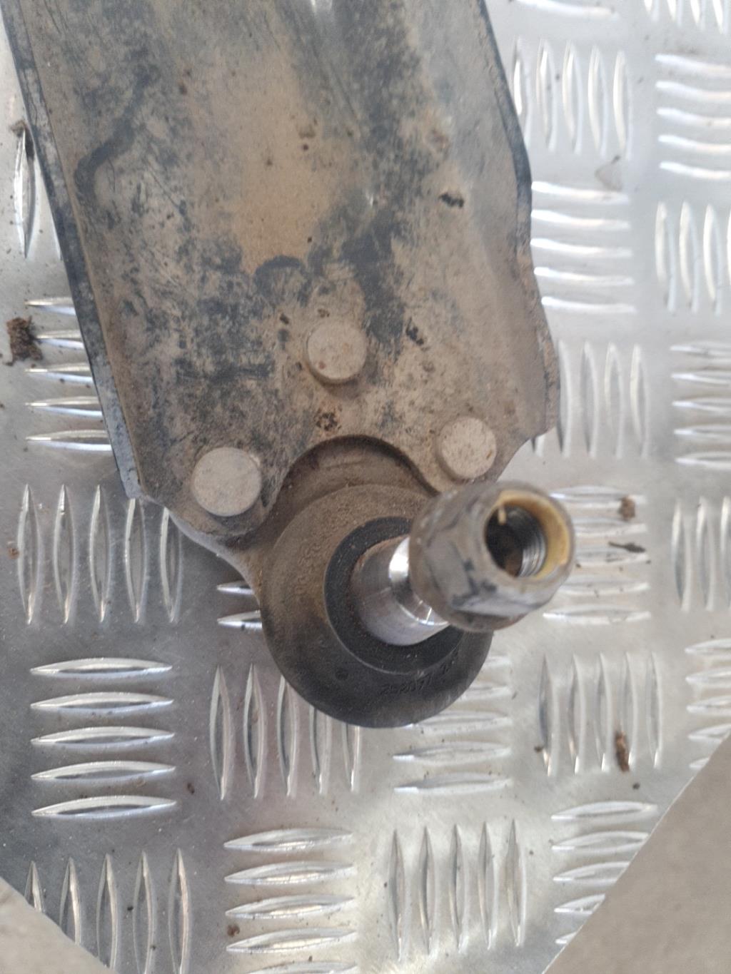 Triangle avant droit RENAULT MEGANE 3 PHASE 1 COUPE Diesel - 1