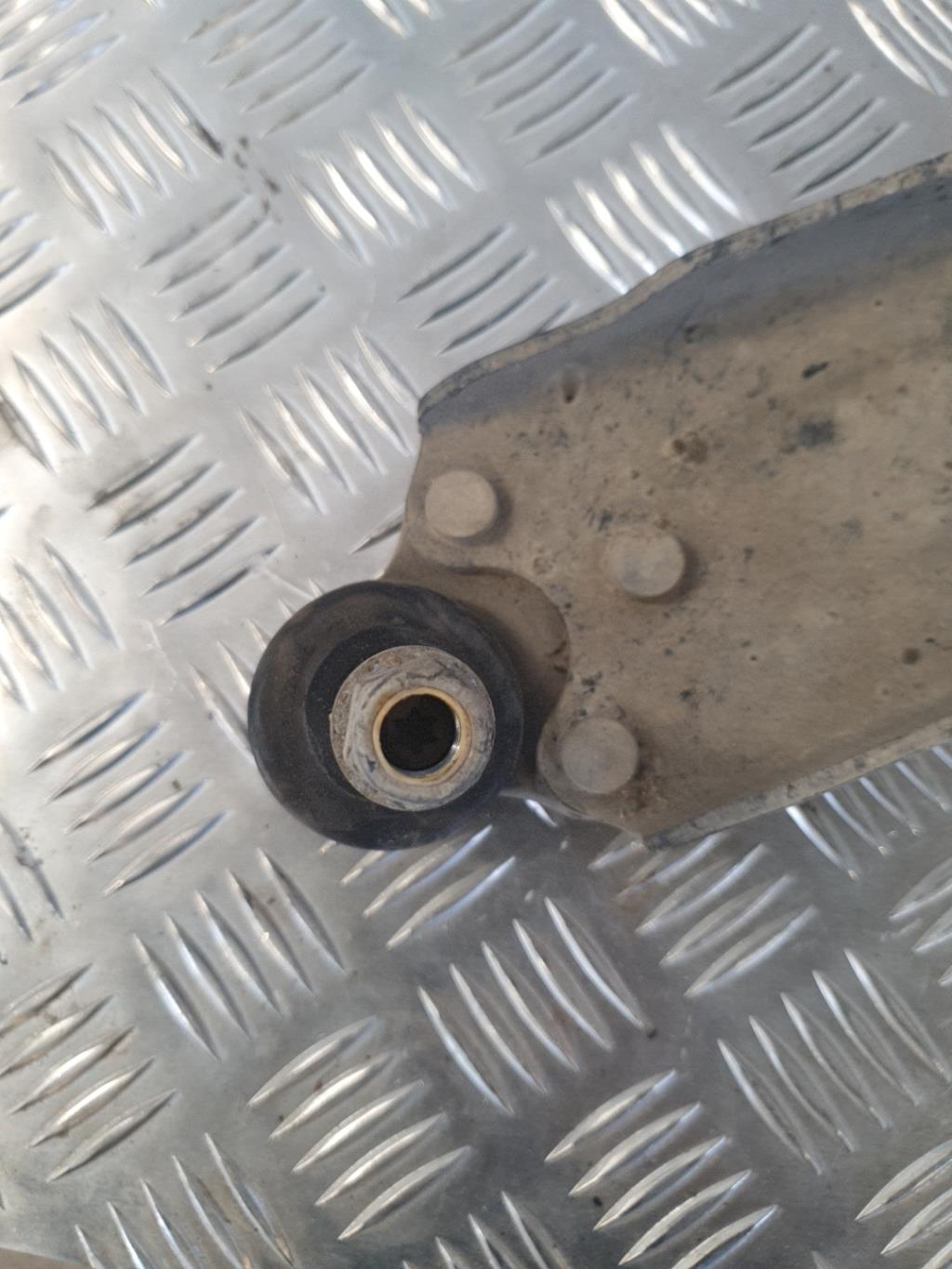 Triangle avant gauche RENAULT MEGANE 3 PHASE 1 COUPE Diesel - 1