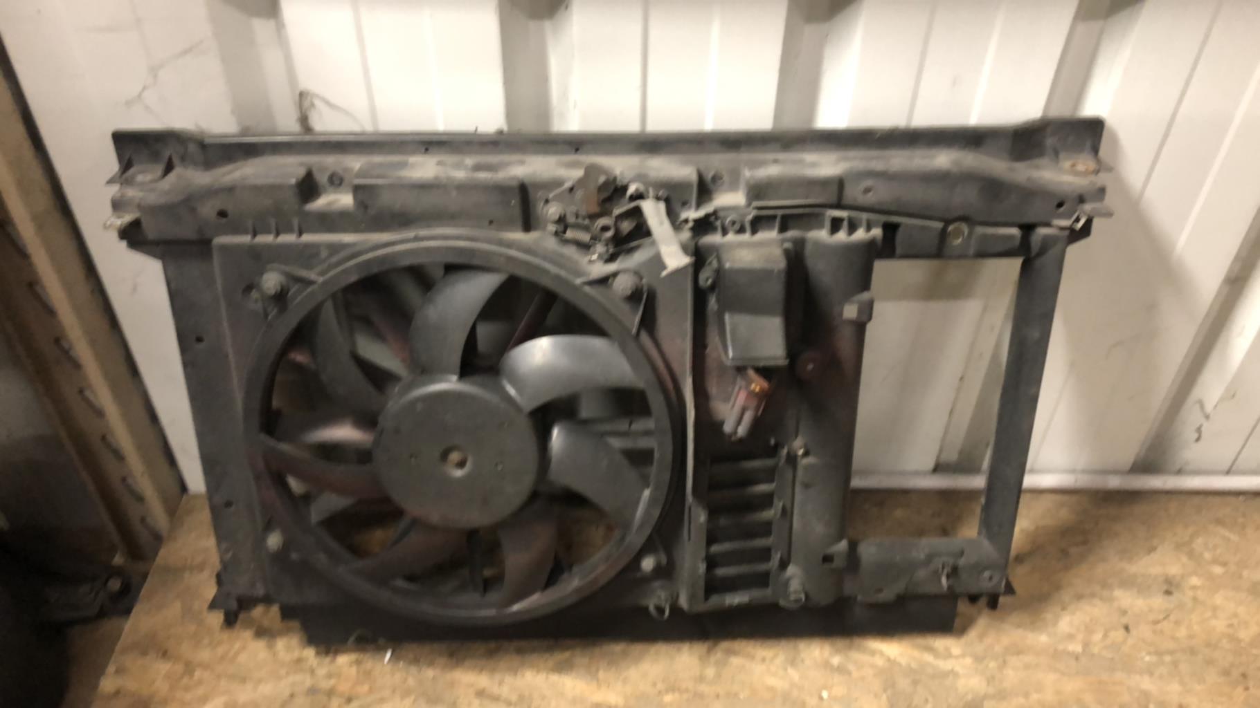 Support radiateur CITROEN C4 PHASE 1 1.6 HDI Diesel - 1