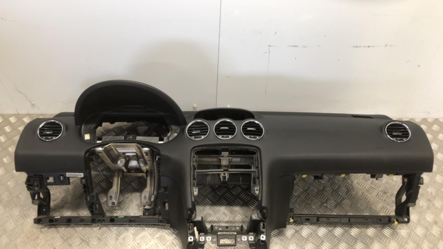 Tableau de bord PEUGEOT 308 1 PHASE 1 Diesel - 1