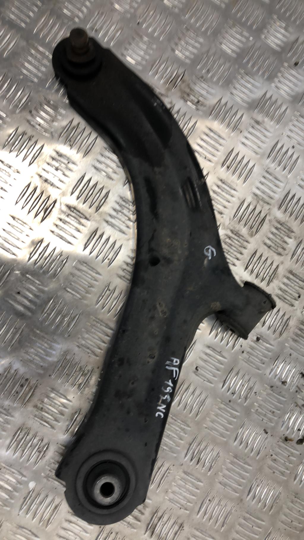 Triangle avant gauche RENAULT CLIO 3 PHASE 1 Diesel - 1