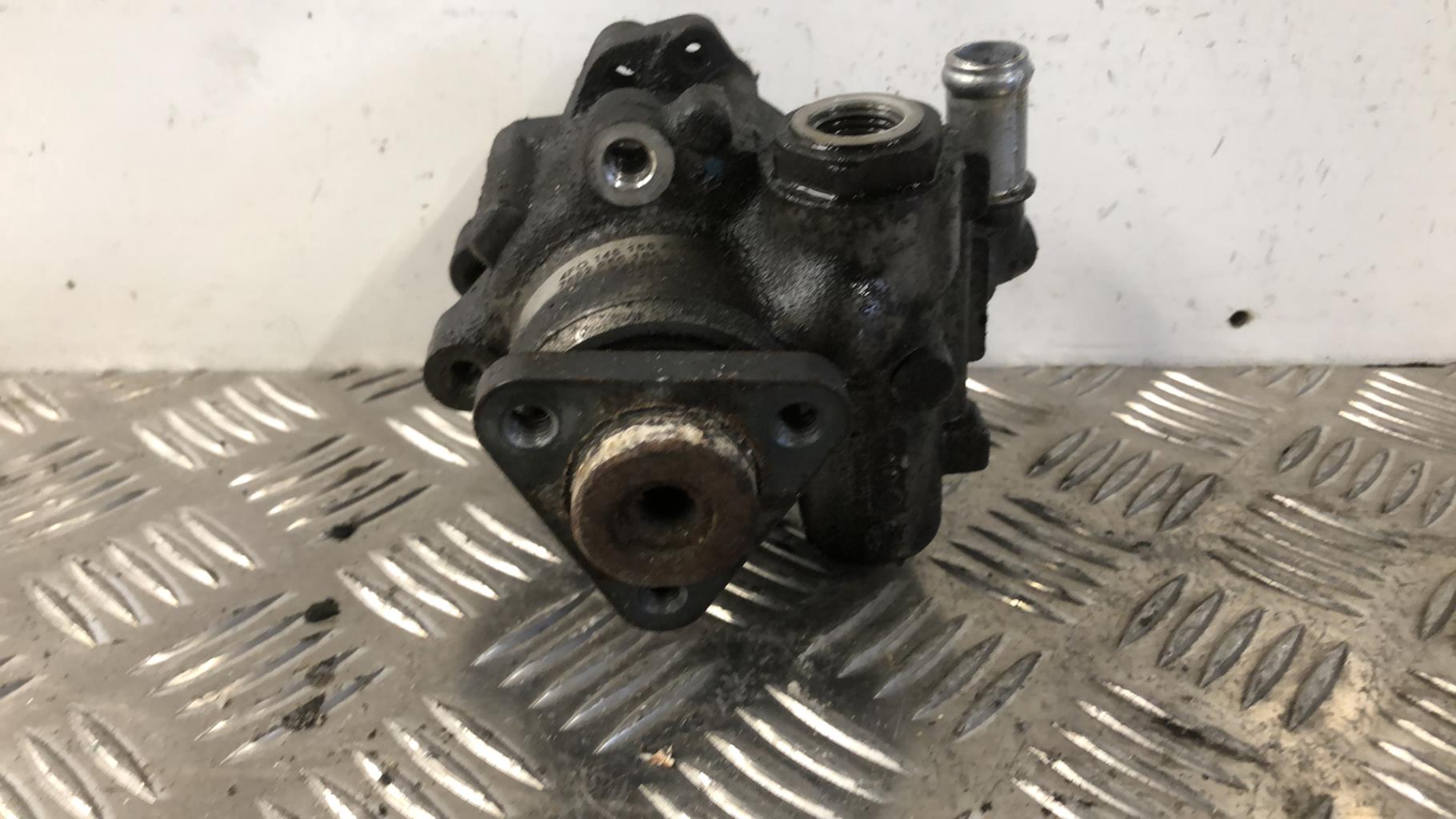 Pompe de direction AUDI A6 3 PHASE 1 Diesel - 1