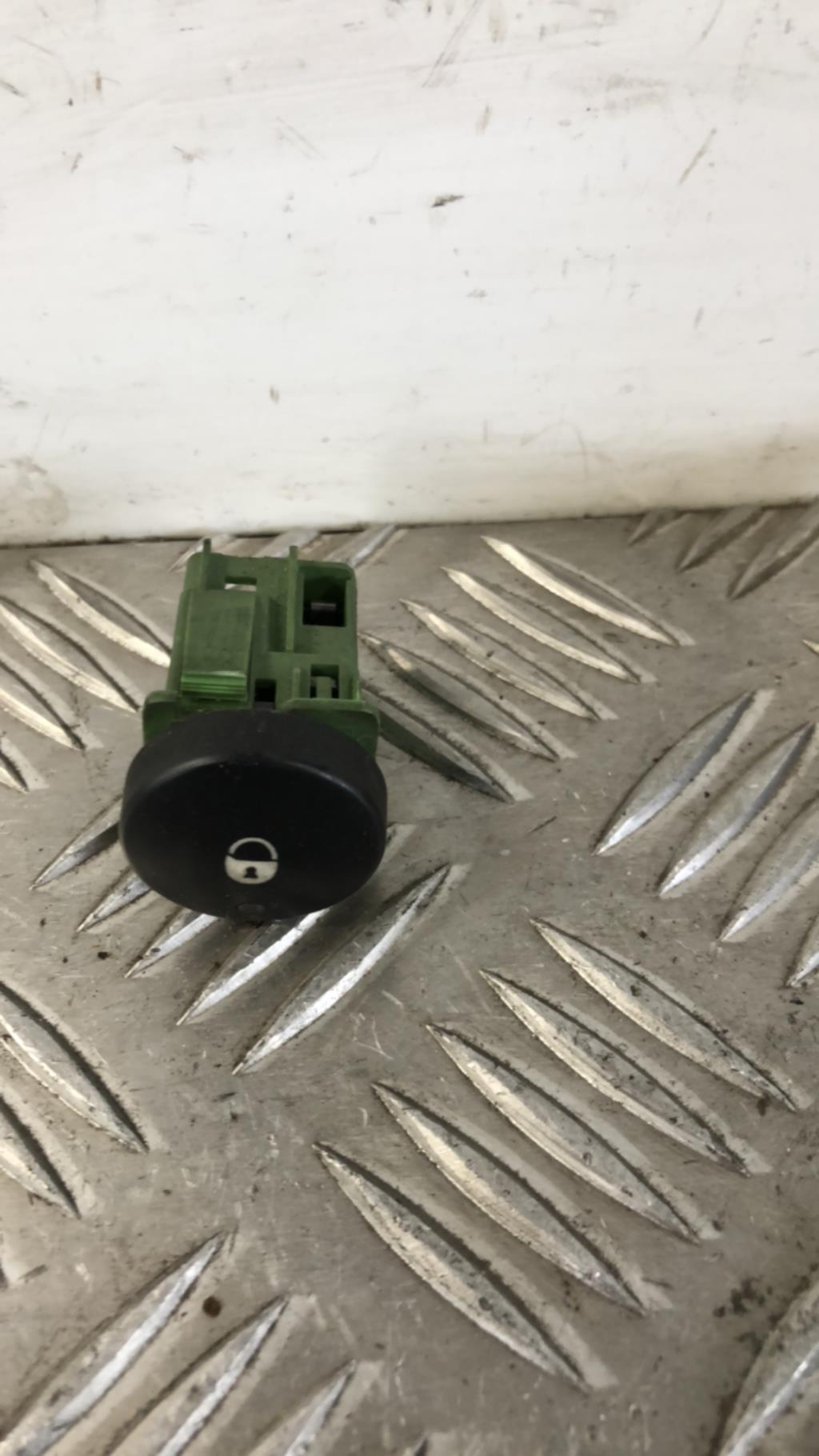 Bouton/Interrupteur PEUGEOT PARTNER 1 PHASE 2 Diesel - 1