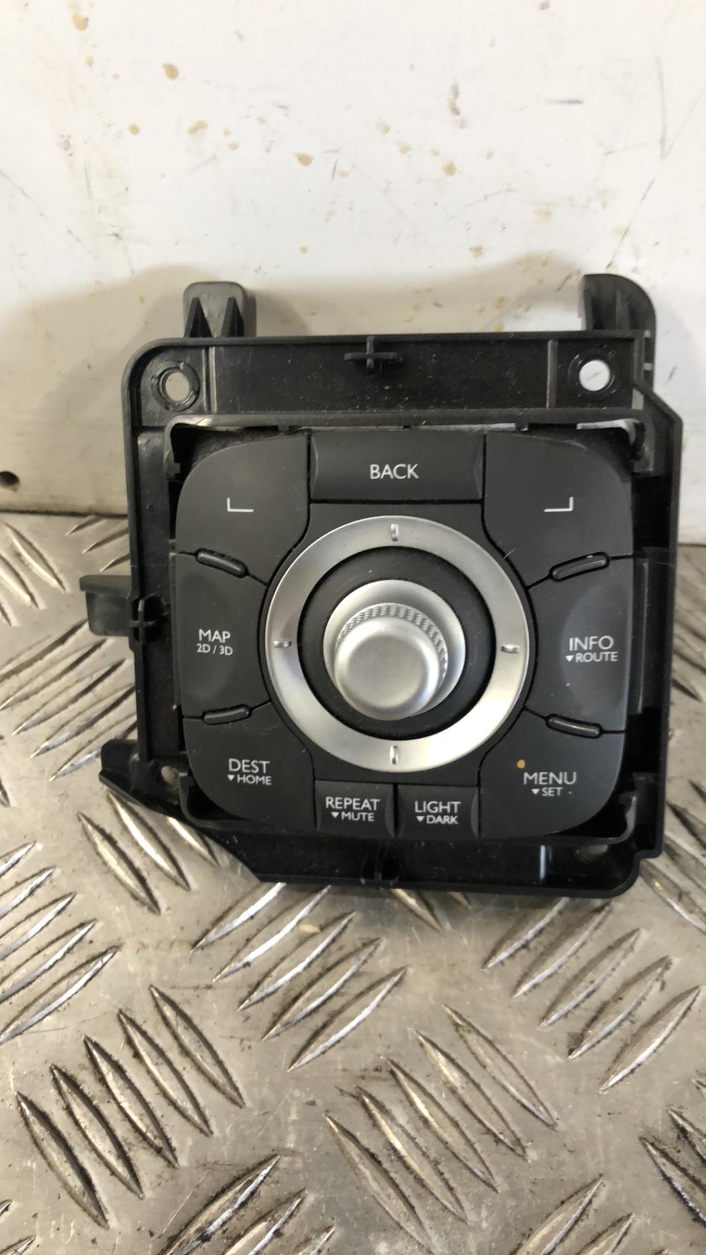 Commande GPS RENAULT MEGANE 3 PHASE 2 Diesel - 1