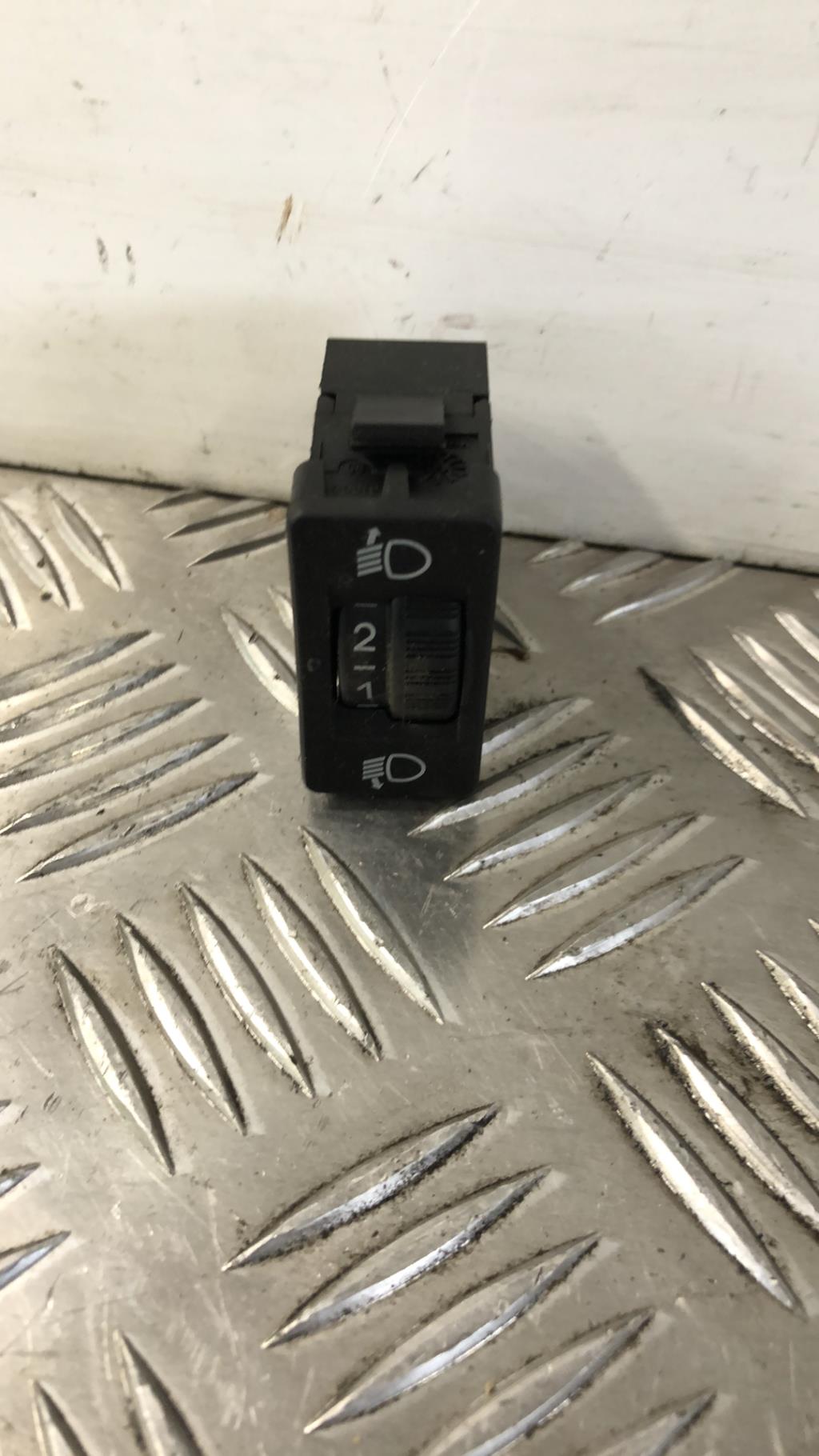 Commande de reglage hauteur de phare CITROEN DS3 PHASE 1  - 1
