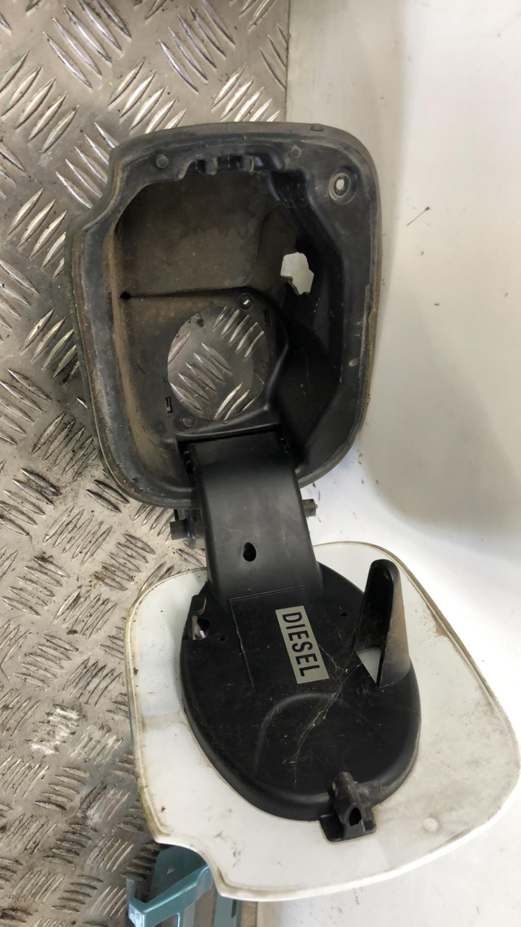 Trappe d'essence RENAULT CLIO 3 PHASE 2  - 1