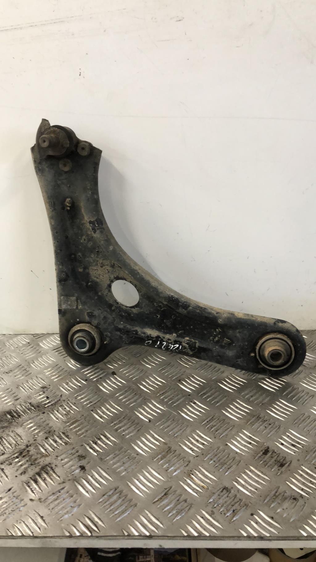 Triangle avant droit CITROEN C2 PHASE 1  - 1