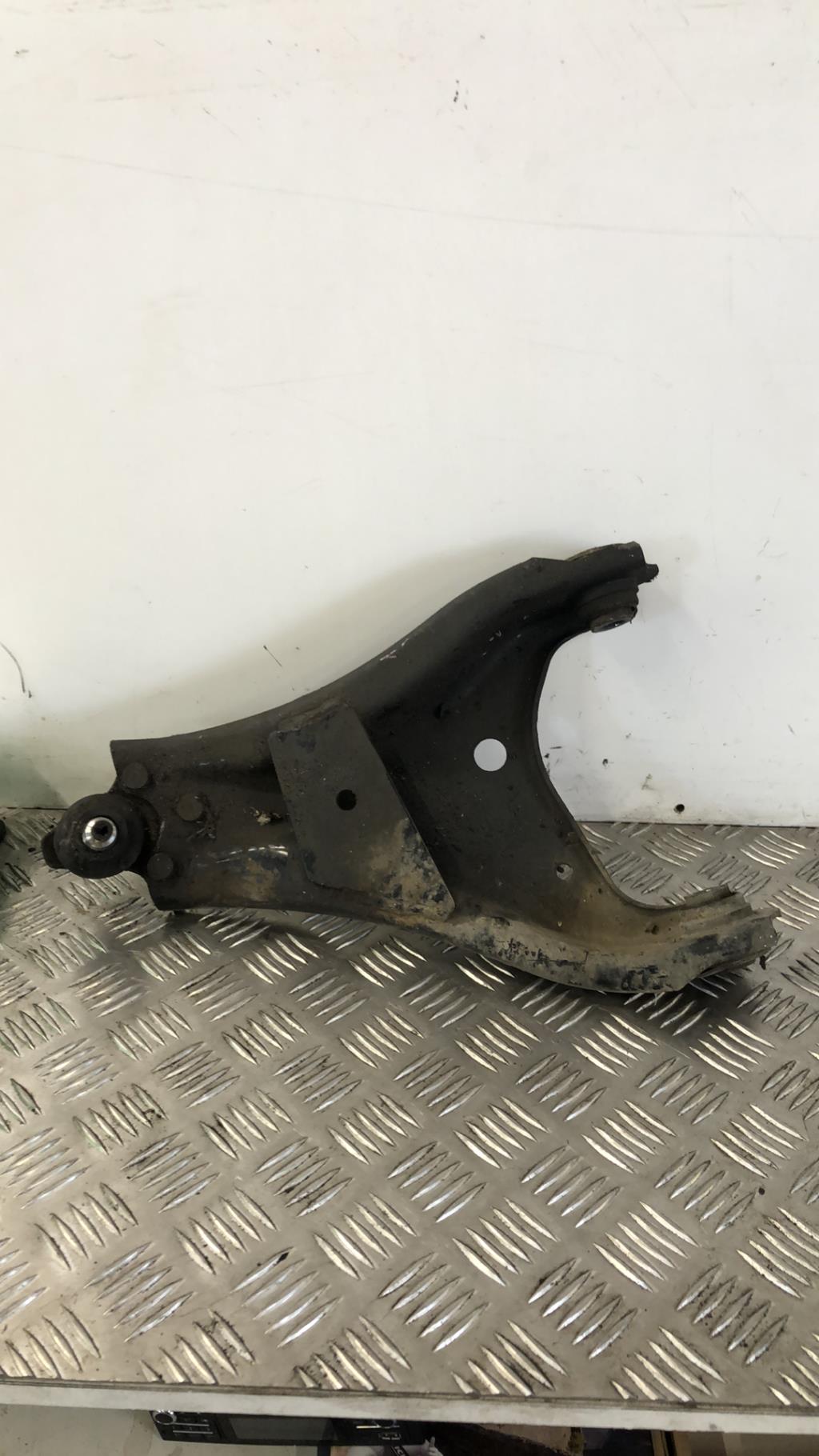 Triangle avant gauche DACIA DUSTER 1 PHASE 1 Diesel - 1
