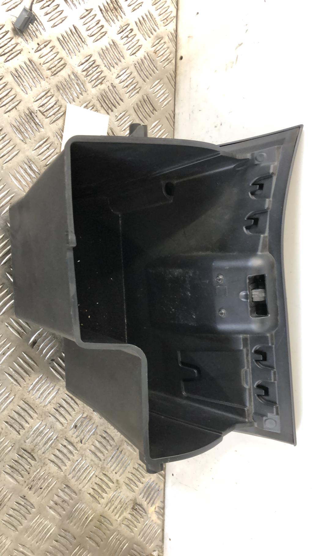 Boite a gants FORD FIESTA 6 PHASE 2  - 1
