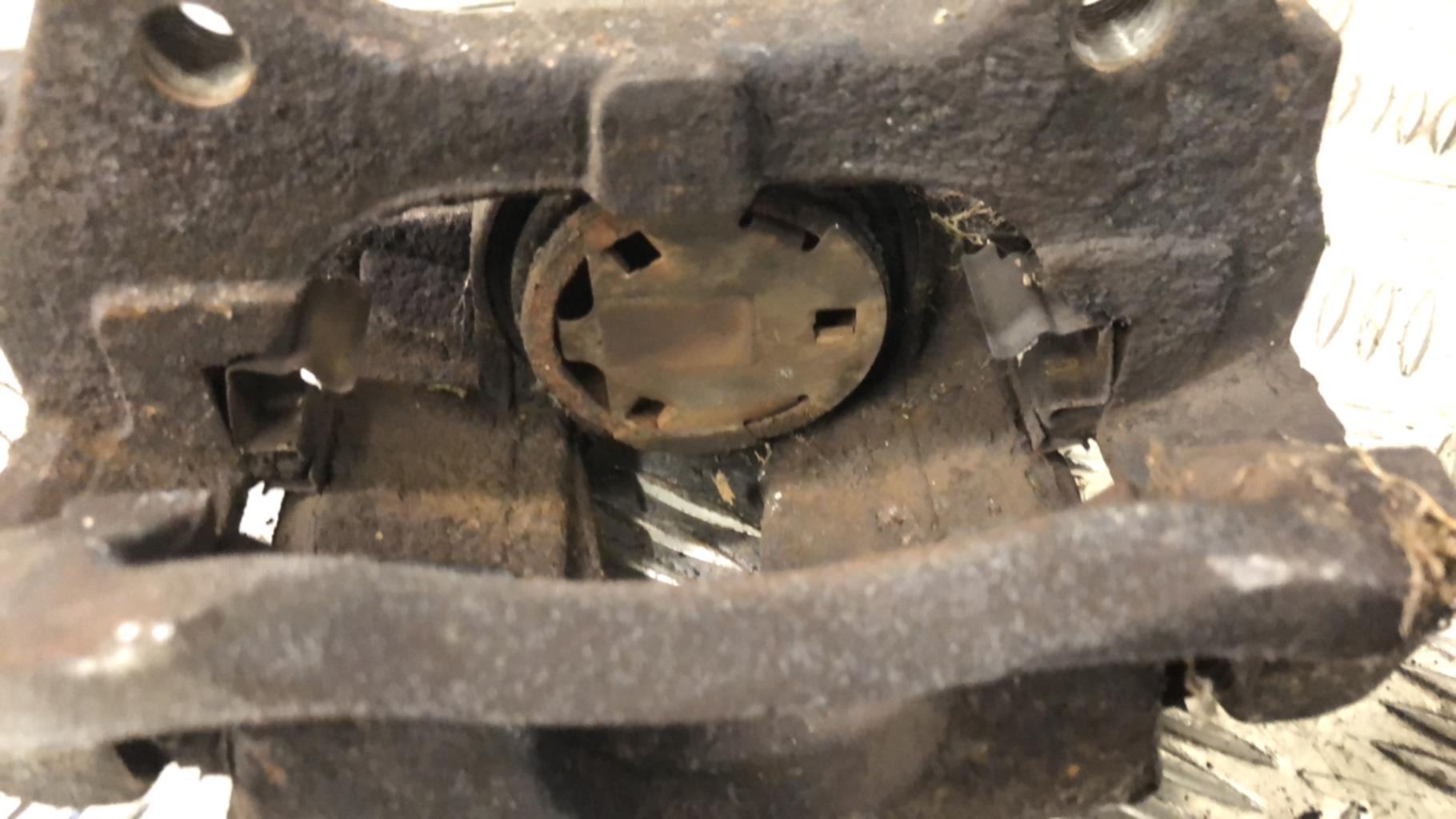 Etrier avant gauche (freinage) OPEL CORSA D PHASE 2 Essence - 1