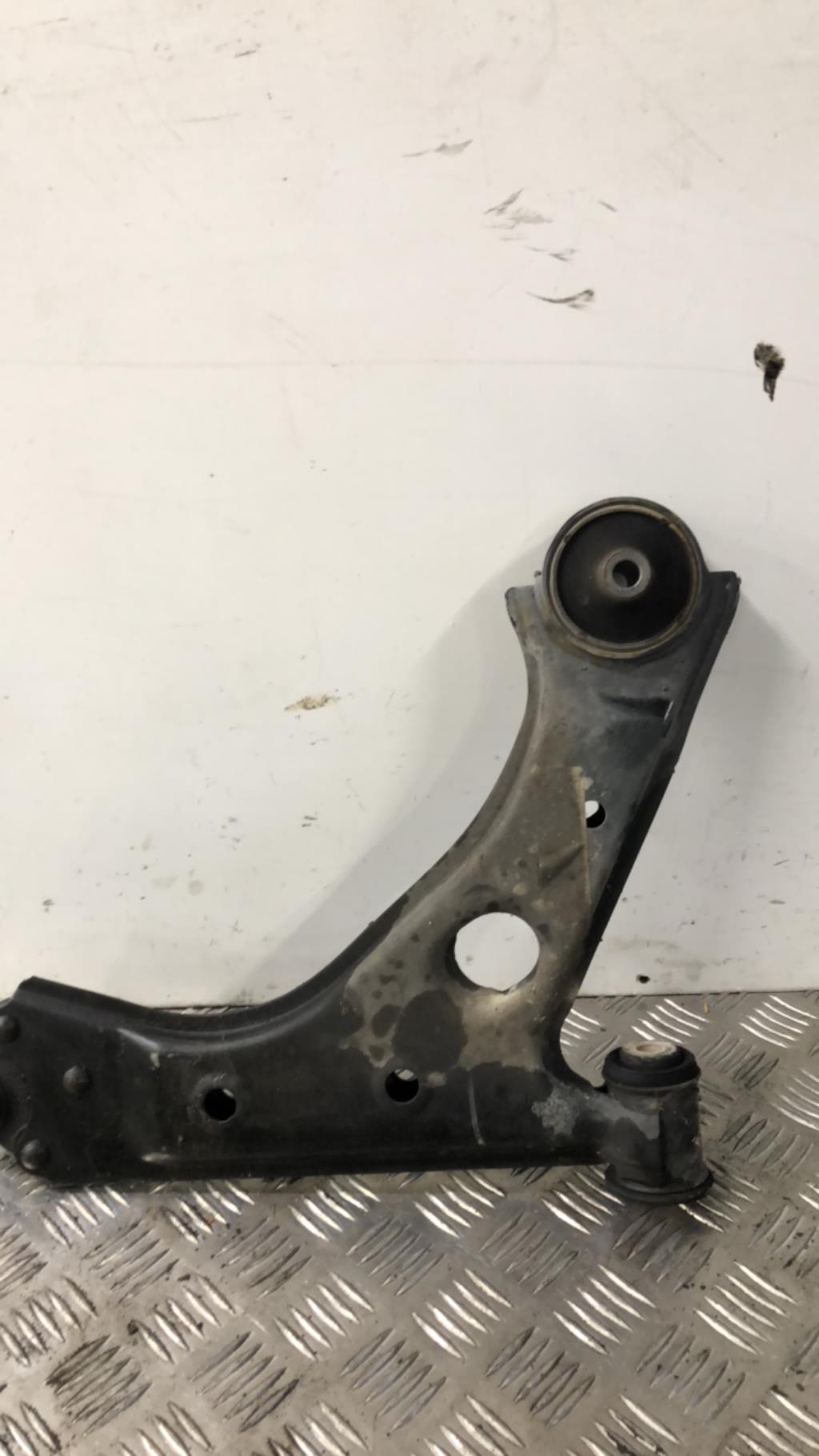 Triangle avant gauche OPEL CORSA D PHASE 2 Essence - 1