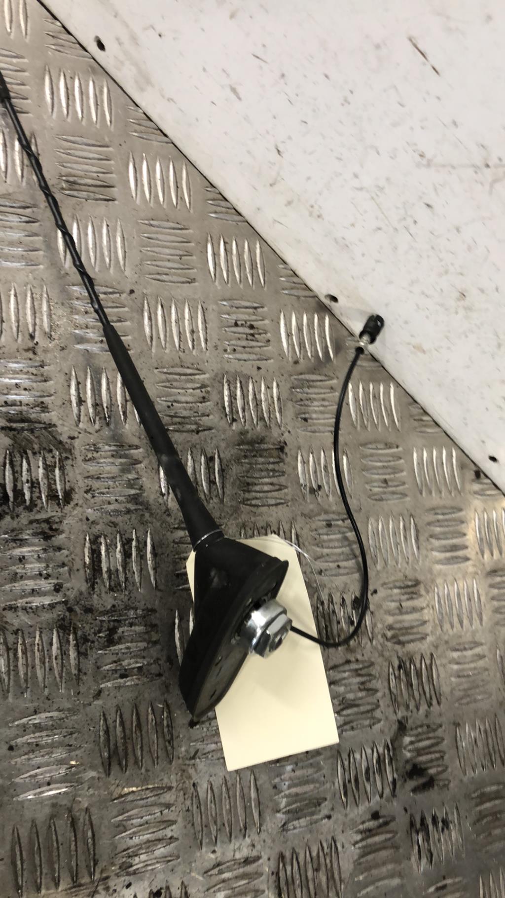 Antenne CITROEN DS3 PHASE 1  - 1