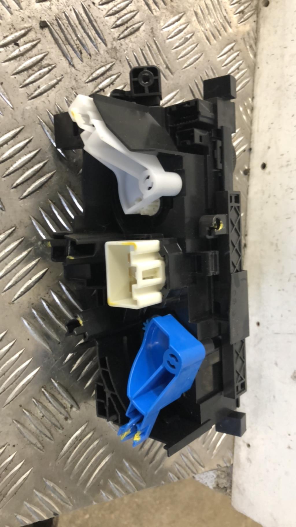 Commande chauffage DACIA DUSTER 2 PHASE 1 Essence/GPL - 1