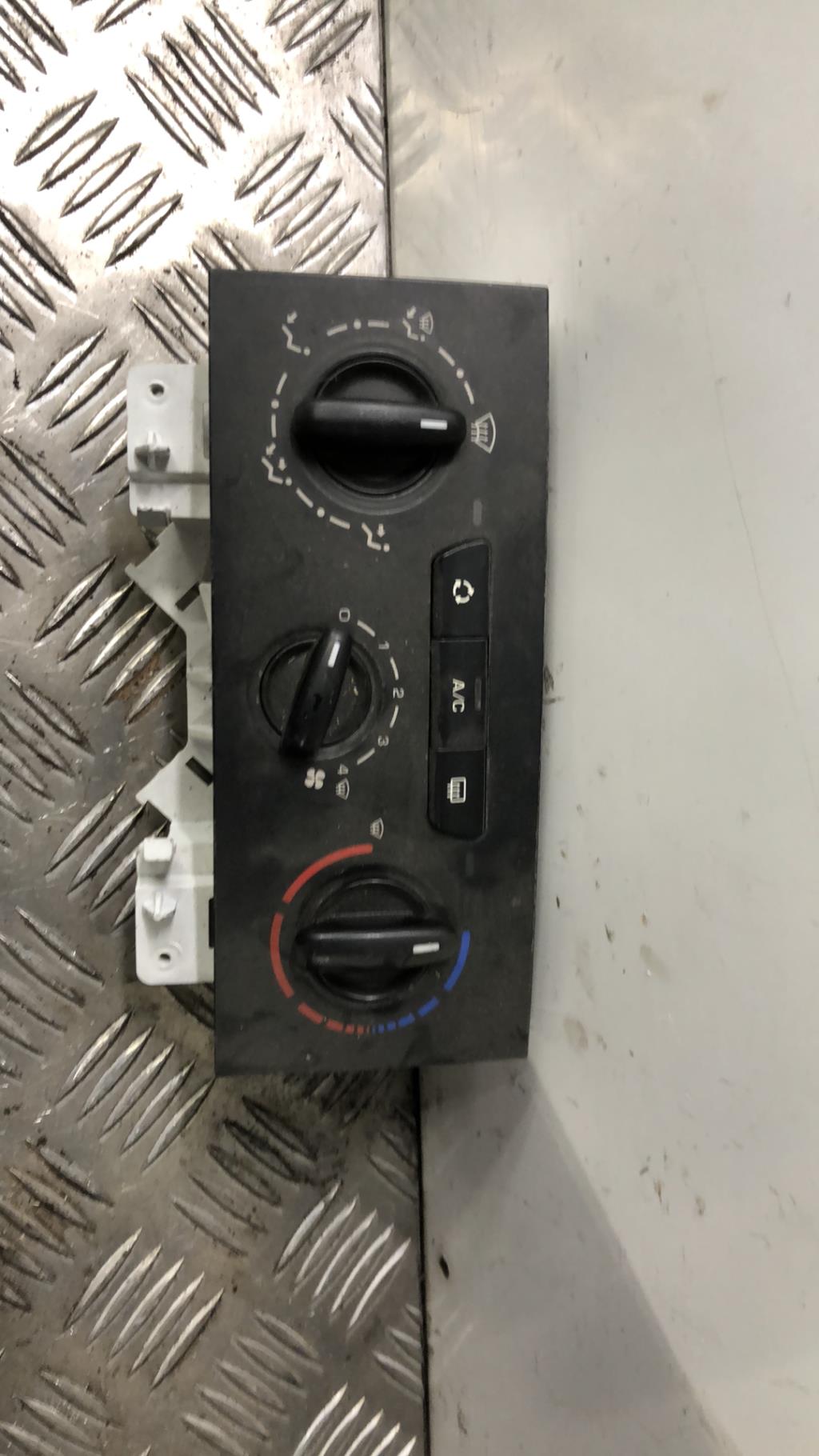 Commande chauffage PEUGEOT EXPERT 2 Diesel - 1
