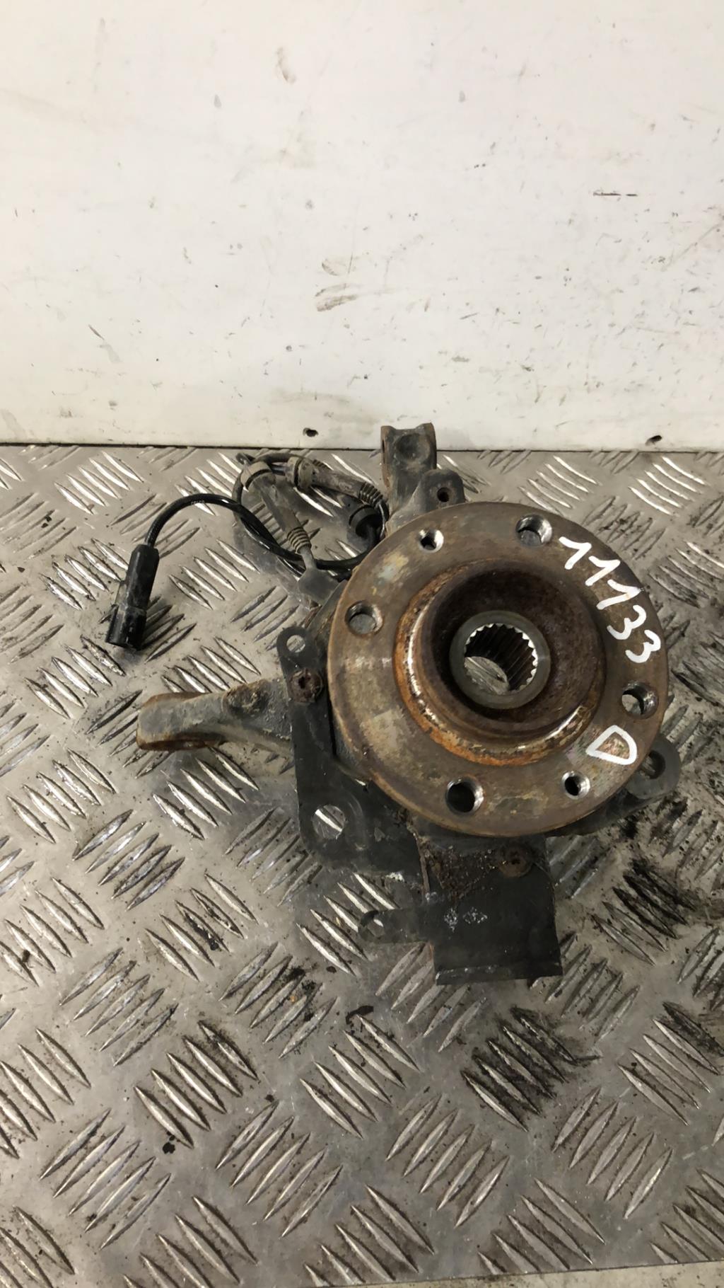 Moyeu avant droit RENAULT CLIO 4 PHASE 2 Diesel - 1