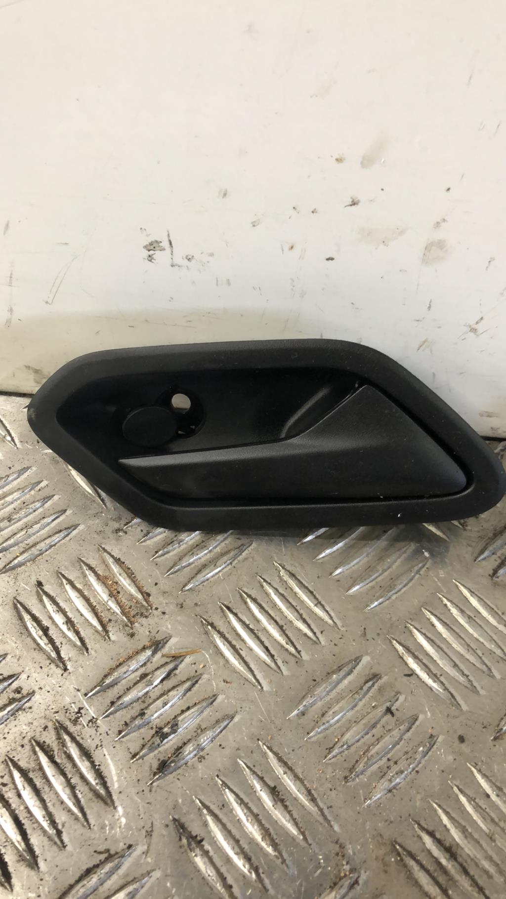Poignee interieur avant droit DACIA DUSTER 2 PHASE 1 Essence/GPL - 1