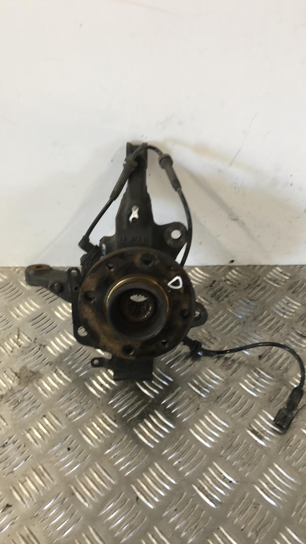 Moyeu avant droit RENAULT CLIO 4 PHASE 1 Diesel - 1