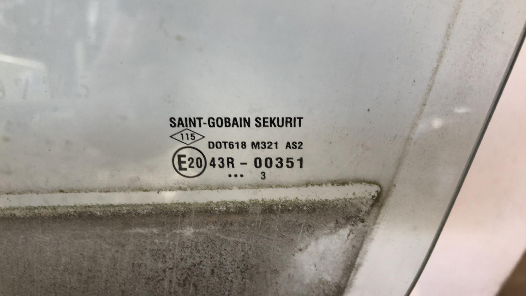 Vitre avant gauche DACIA DUSTER 1 PHASE 1 Diesel - 1