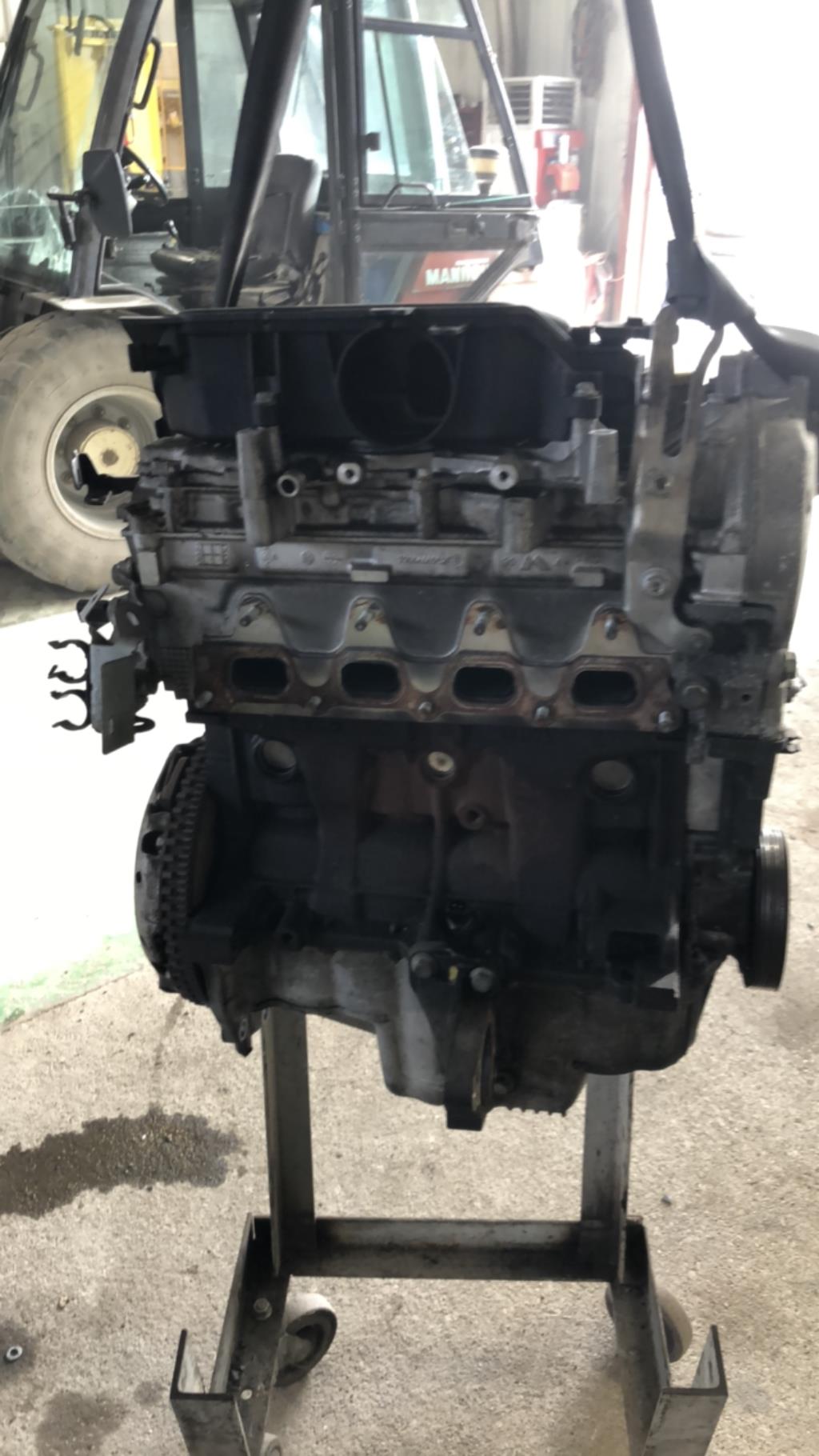 Moteur RENAULT LAGUNA 2 PHASE 2 Essence - 1