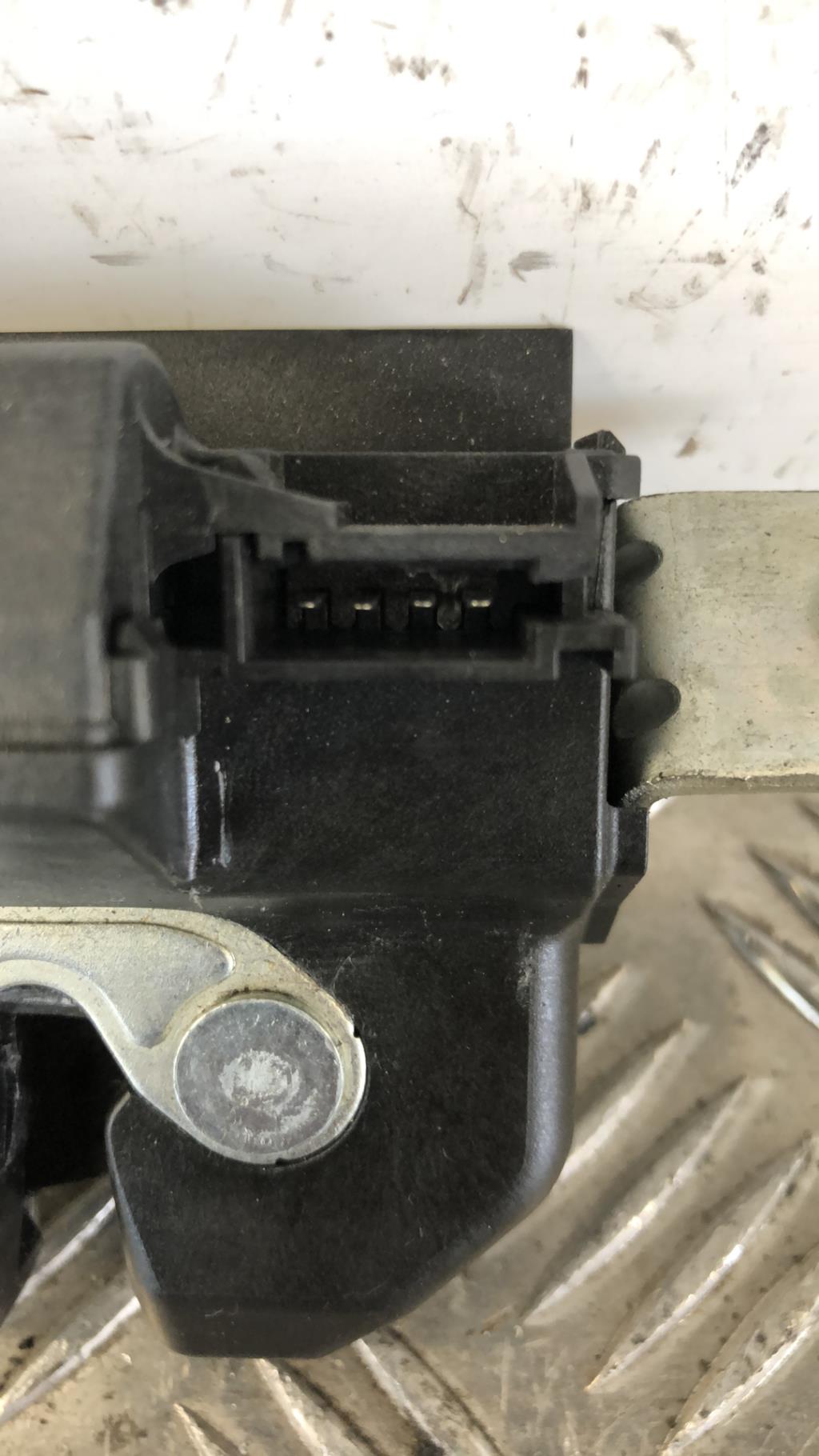 Serrure de coffre OPEL CORSA D PHASE 1 Essence - 1