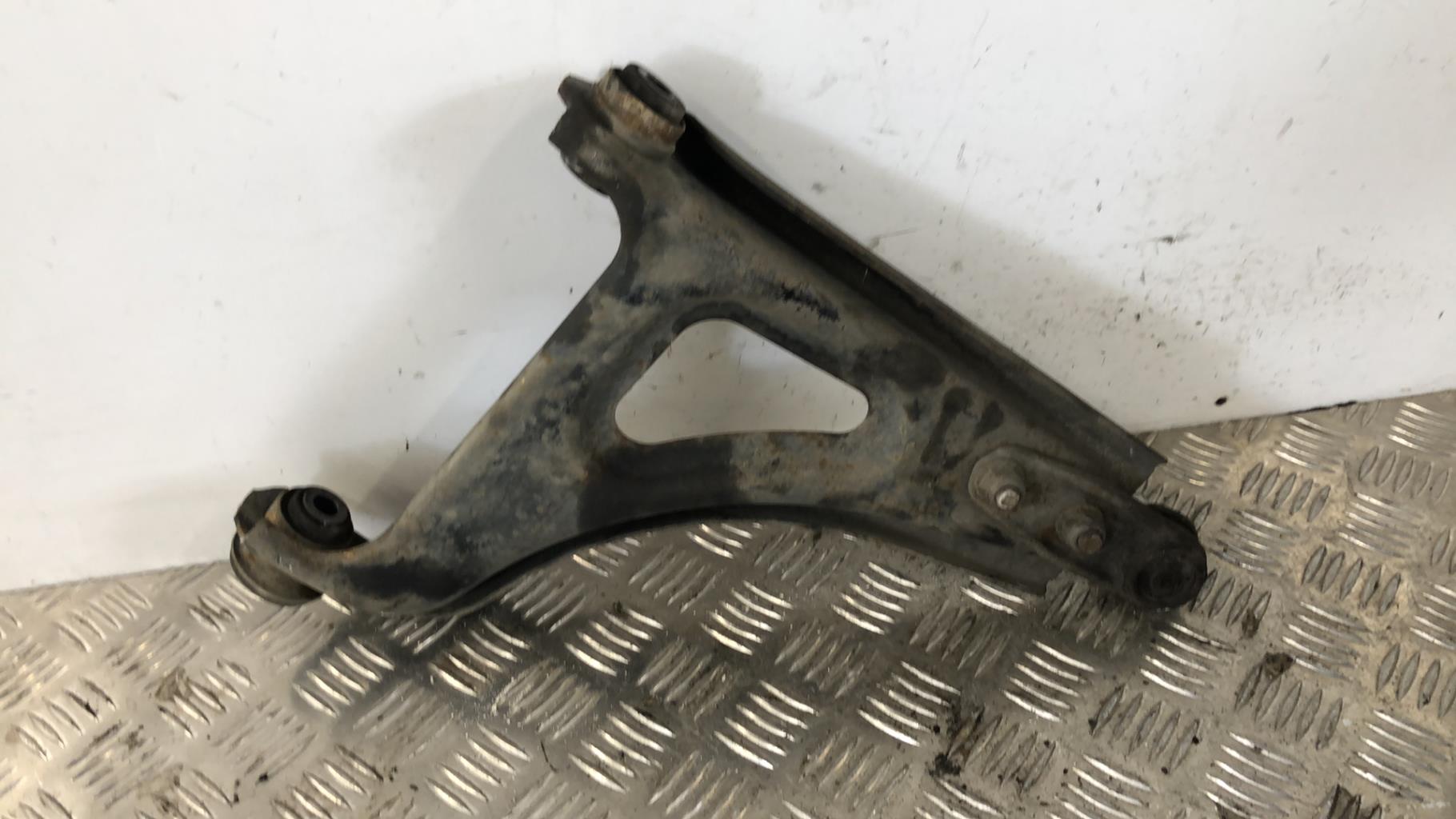 Triangle avant gauche RENAULT TWINGO 1 PHASE 1 Essence - 1