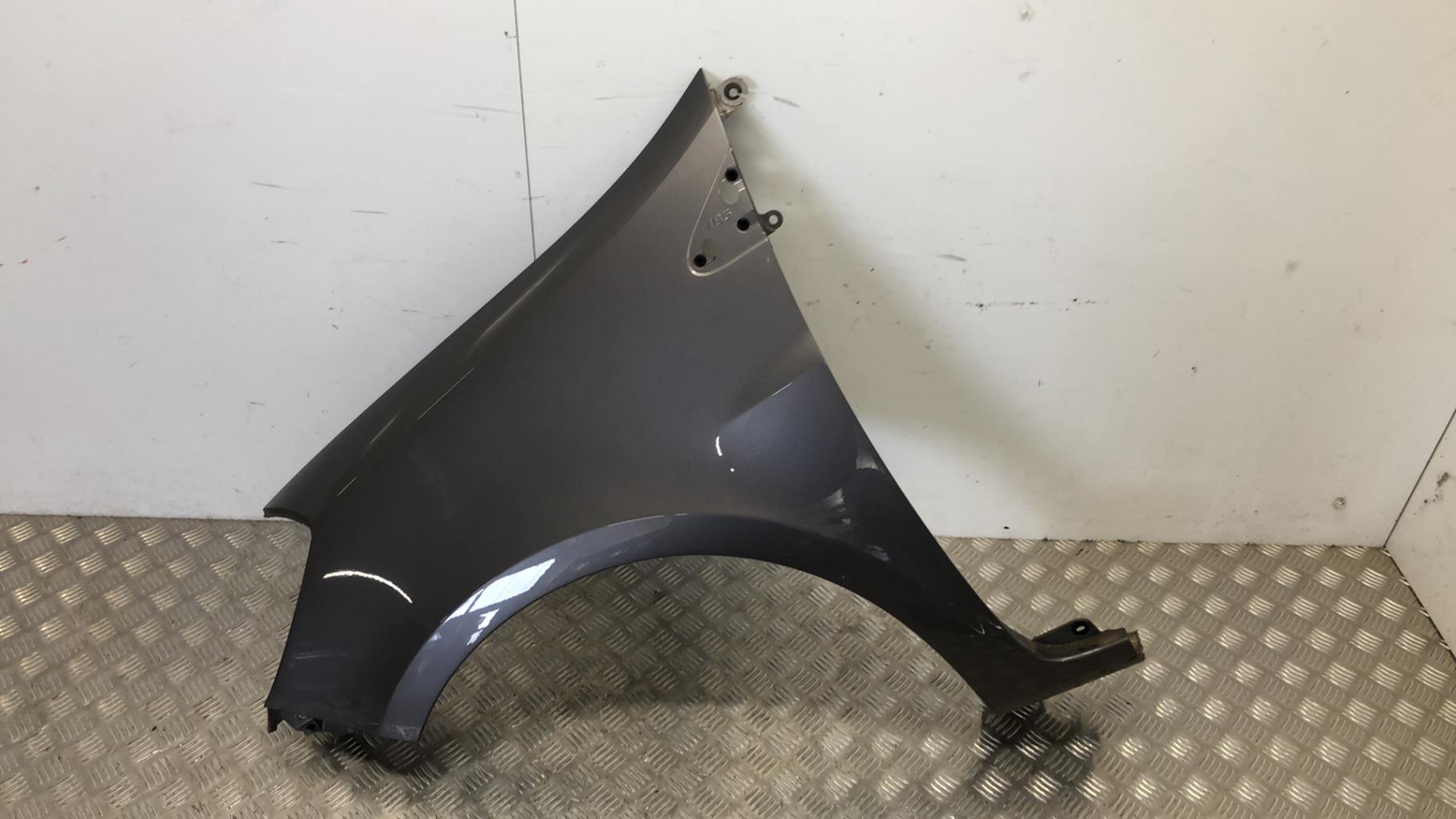 Aile avant gauche RENAULT CLIO 3 PHASE 2 Essence - 1