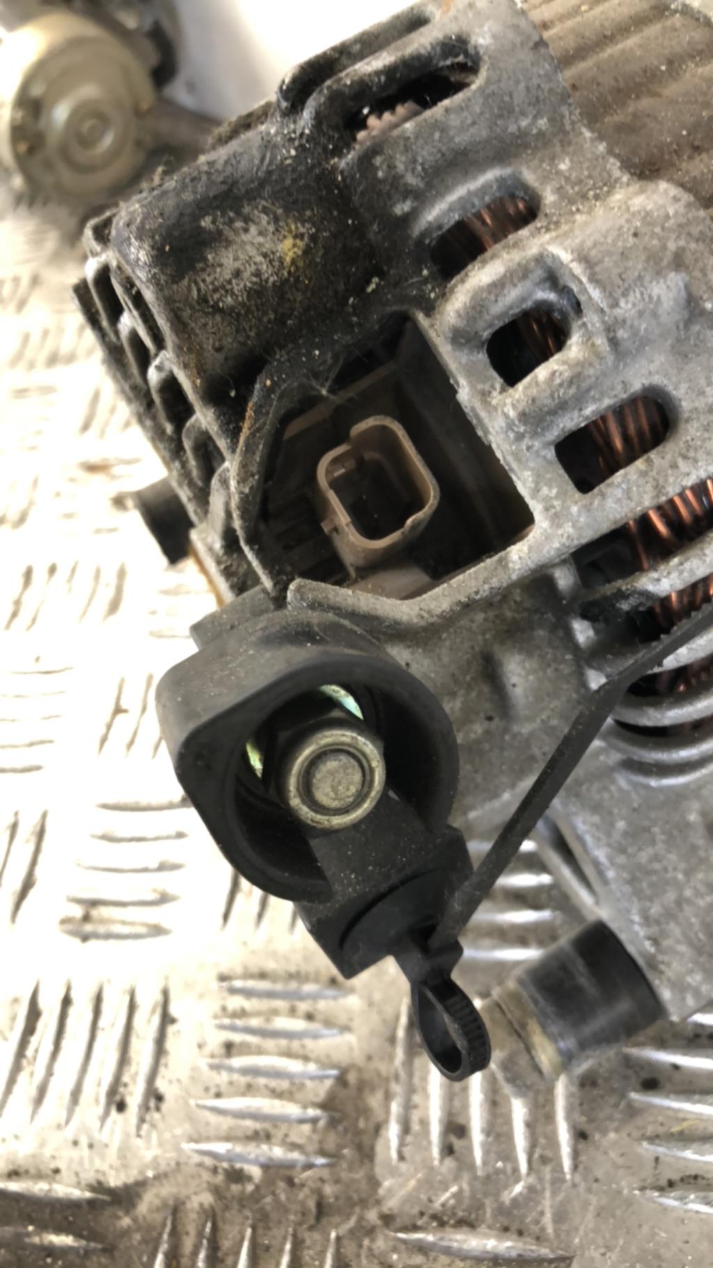 Alternateur CITROEN C5 1 PHASE 1 Essence - 1