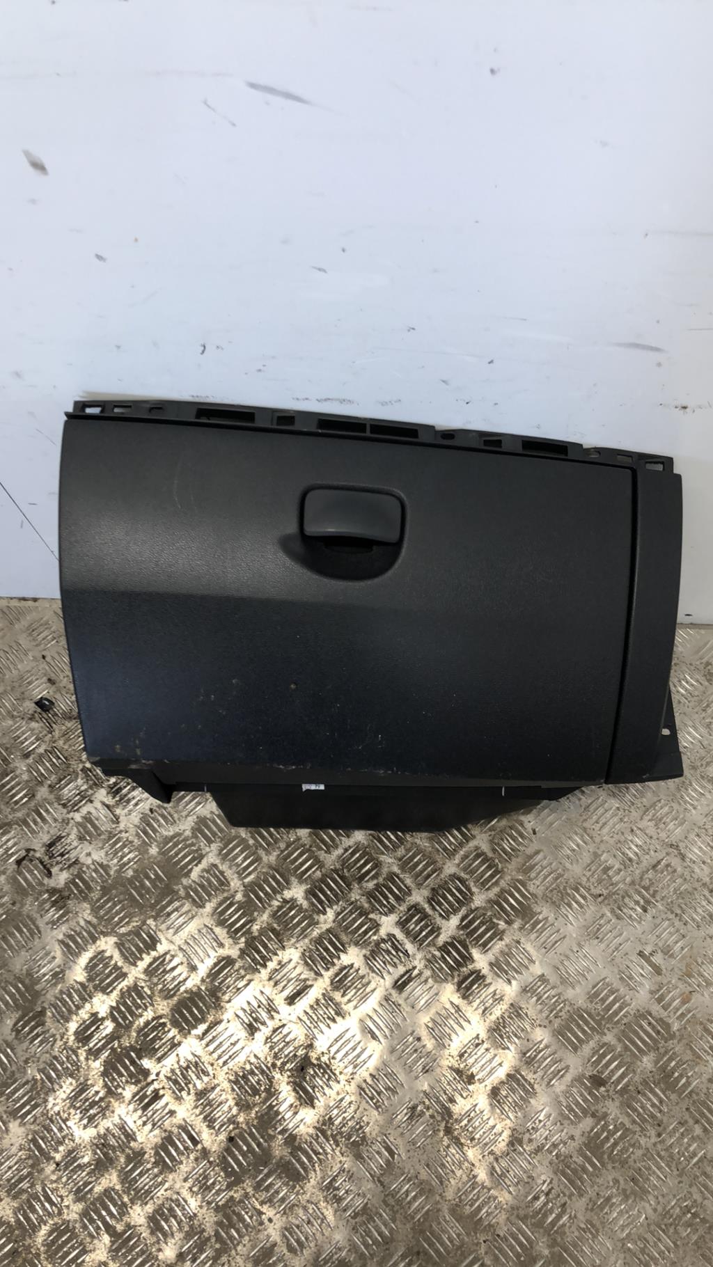 Boite a gants RENAULT CLIO 3 PHASE 2  - 1