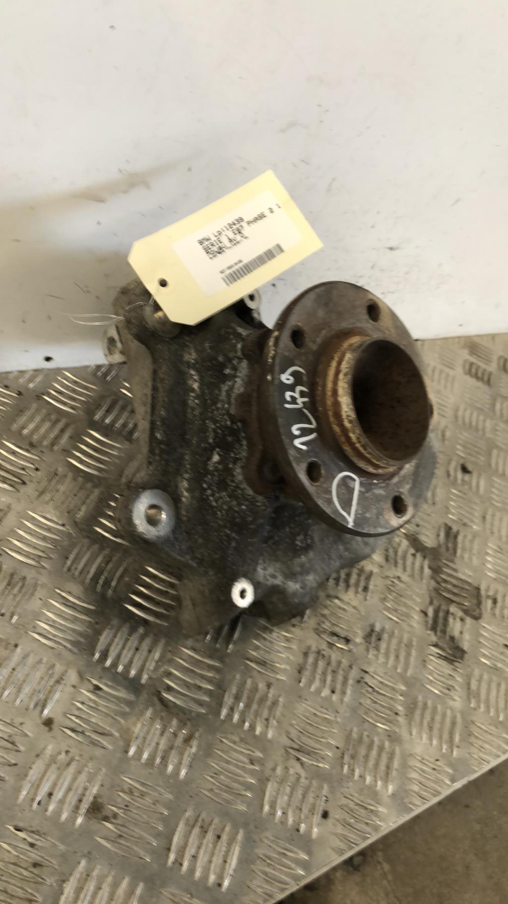 Moyeu avant droit BMW SERIE 1 E87 PHASE 2  - 1