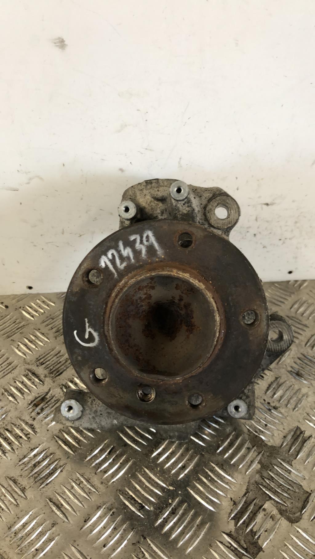 Moyeu avant gauche BMW SERIE 1 E87 PHASE 2  - 1