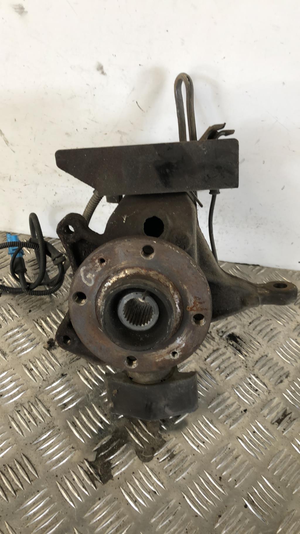 Moyeu avant gauche CITROEN C5 1 PHASE 1 Essence - 1
