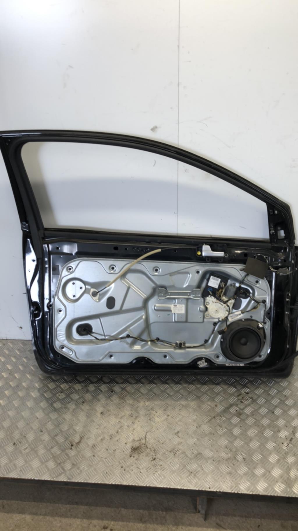 Porte avant gauche FORD FOCUS 2 PHASE 1 Diesel - 1