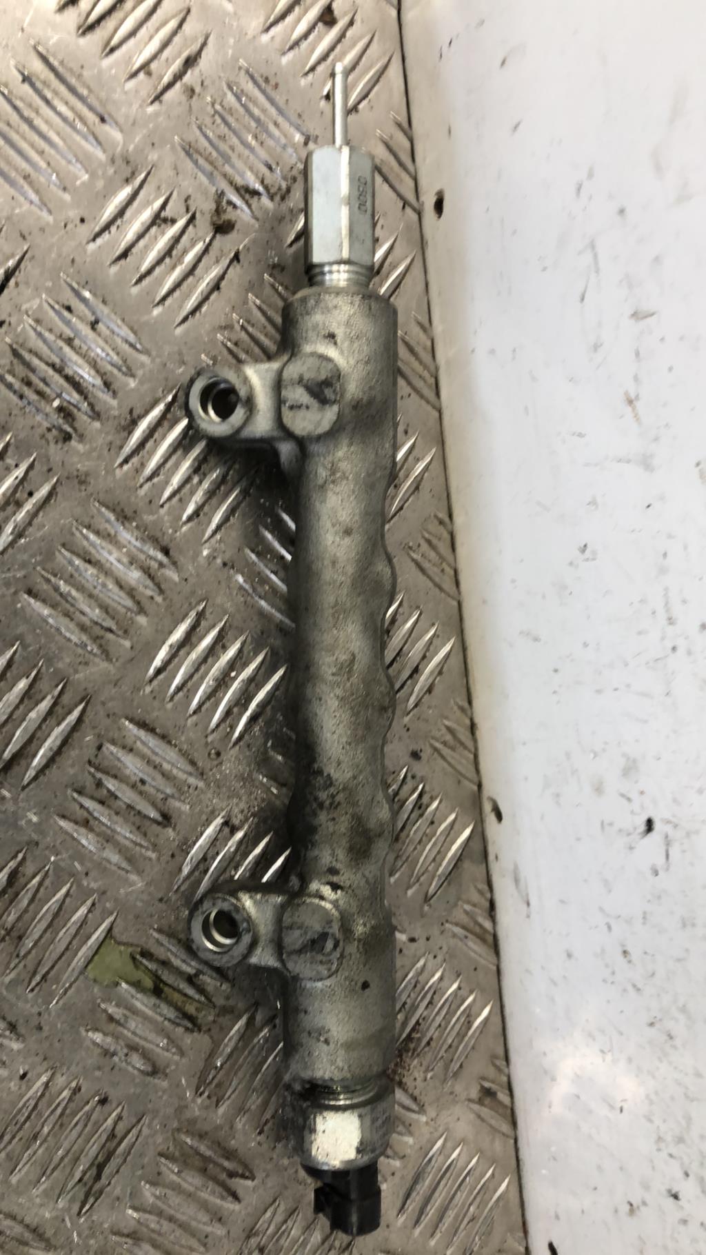 Rampe injection TOYOTA COROLLA VERSO 2 PHASE 2 Diesel - 1