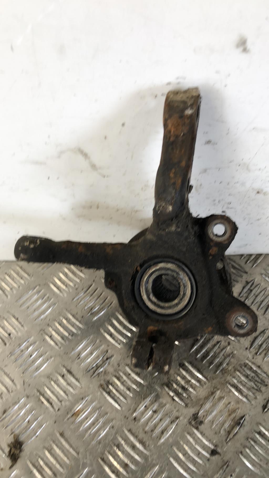 Moyeu avant gauche RENAULT SUPER 5 Essence - 1