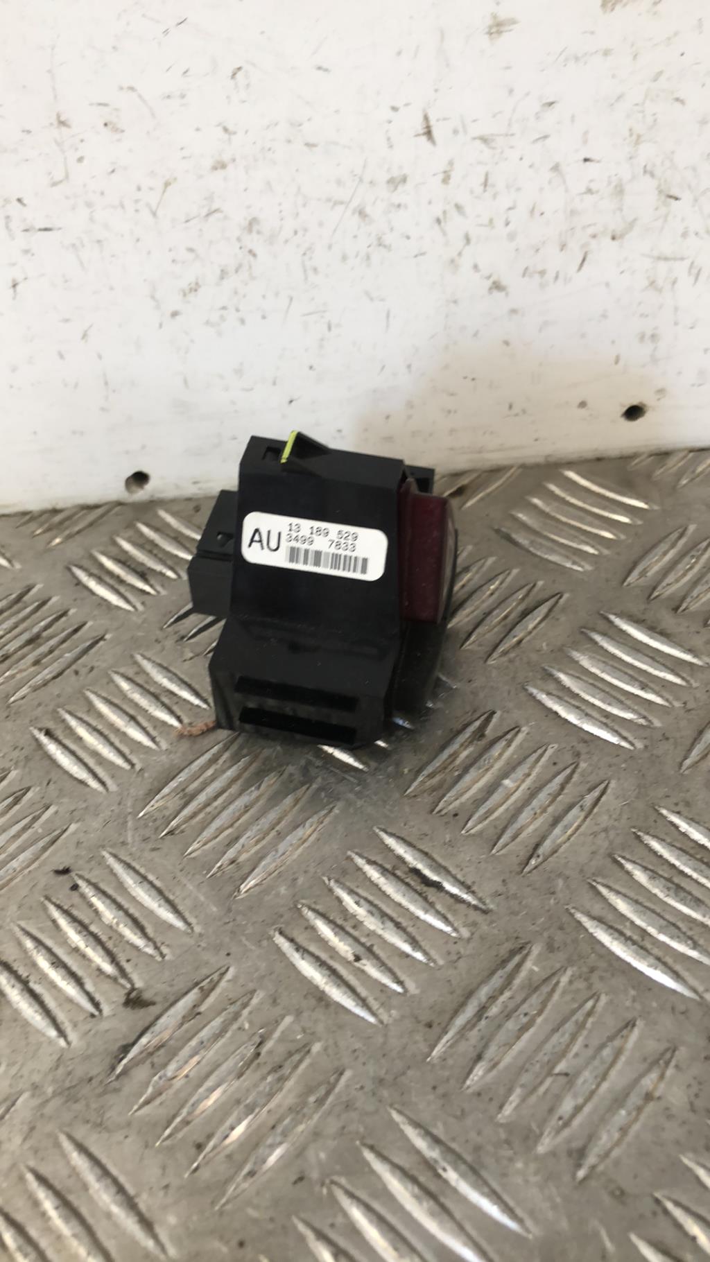 Bouton de warning OPEL CORSA D PHASE 1  - 1