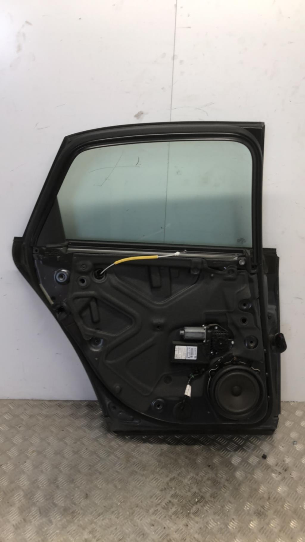 Porte arriere gauche AUDI A4 2 PHASE 2 Diesel - 1