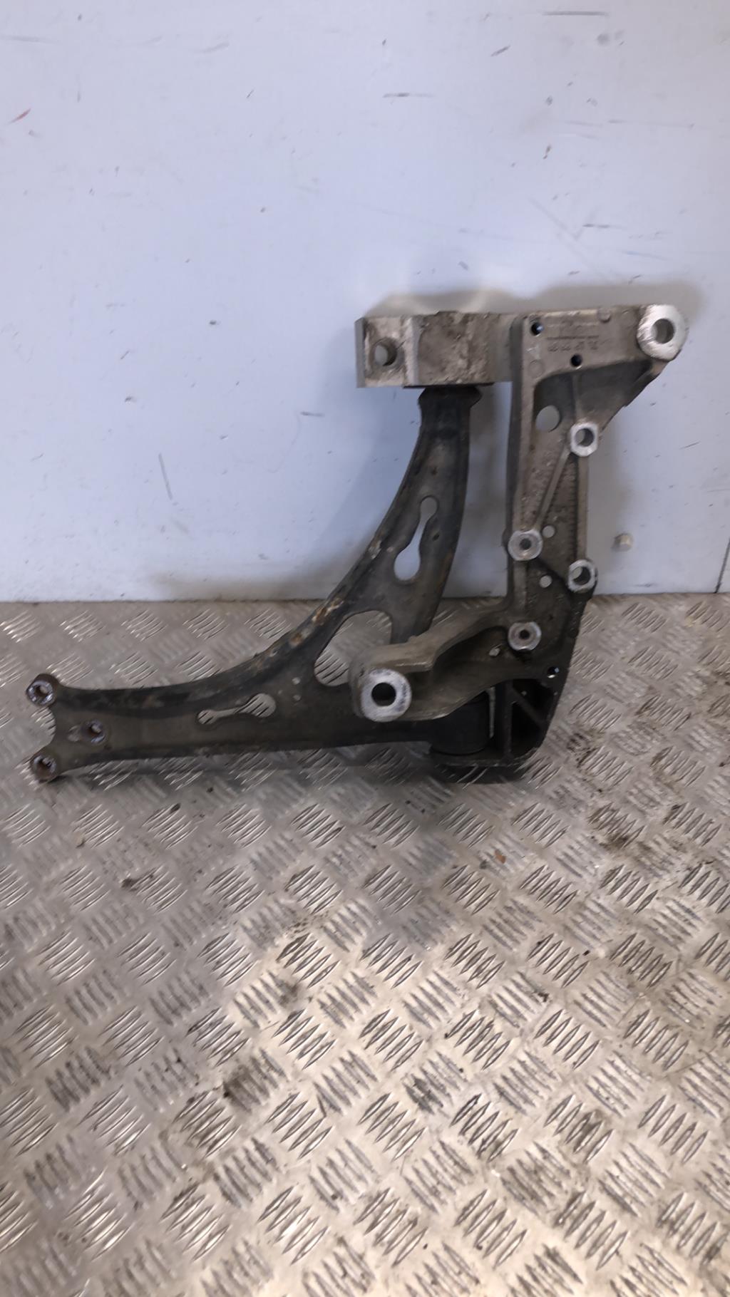 Triangle avant droit VOLKSWAGEN GOLF 5 Diesel - 1