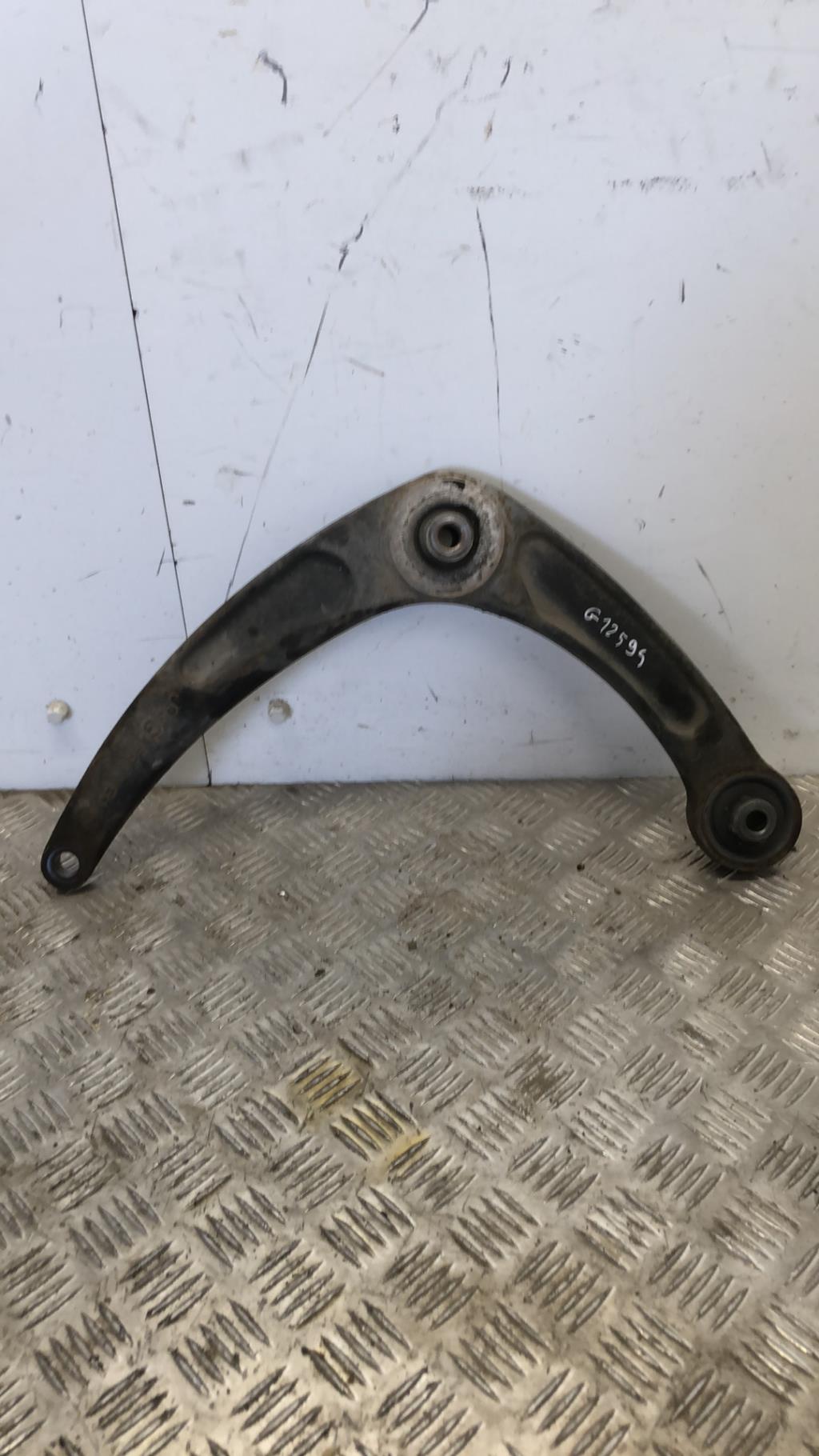 Triangle avant gauche PEUGEOT 307 PHASE 1  - 1