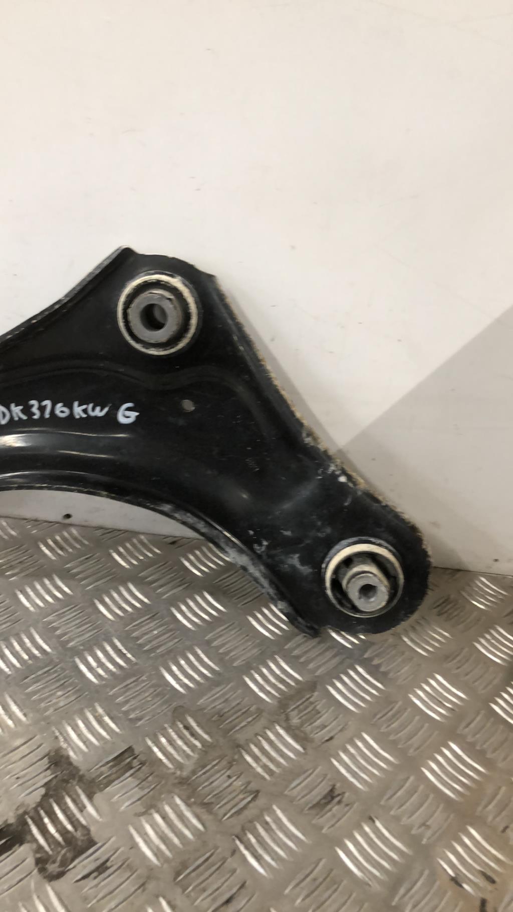 Triangle avant gauche RENAULT MEGANE 3 PHASE 2 BREAK Diesel - 1