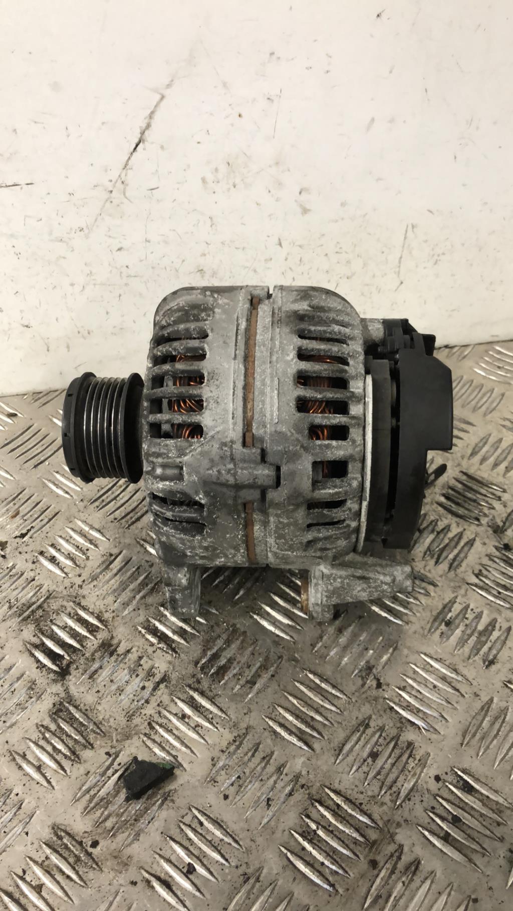 Alternateur AUDI A4 2 AVANT PHASE 2 BREAK  - 1