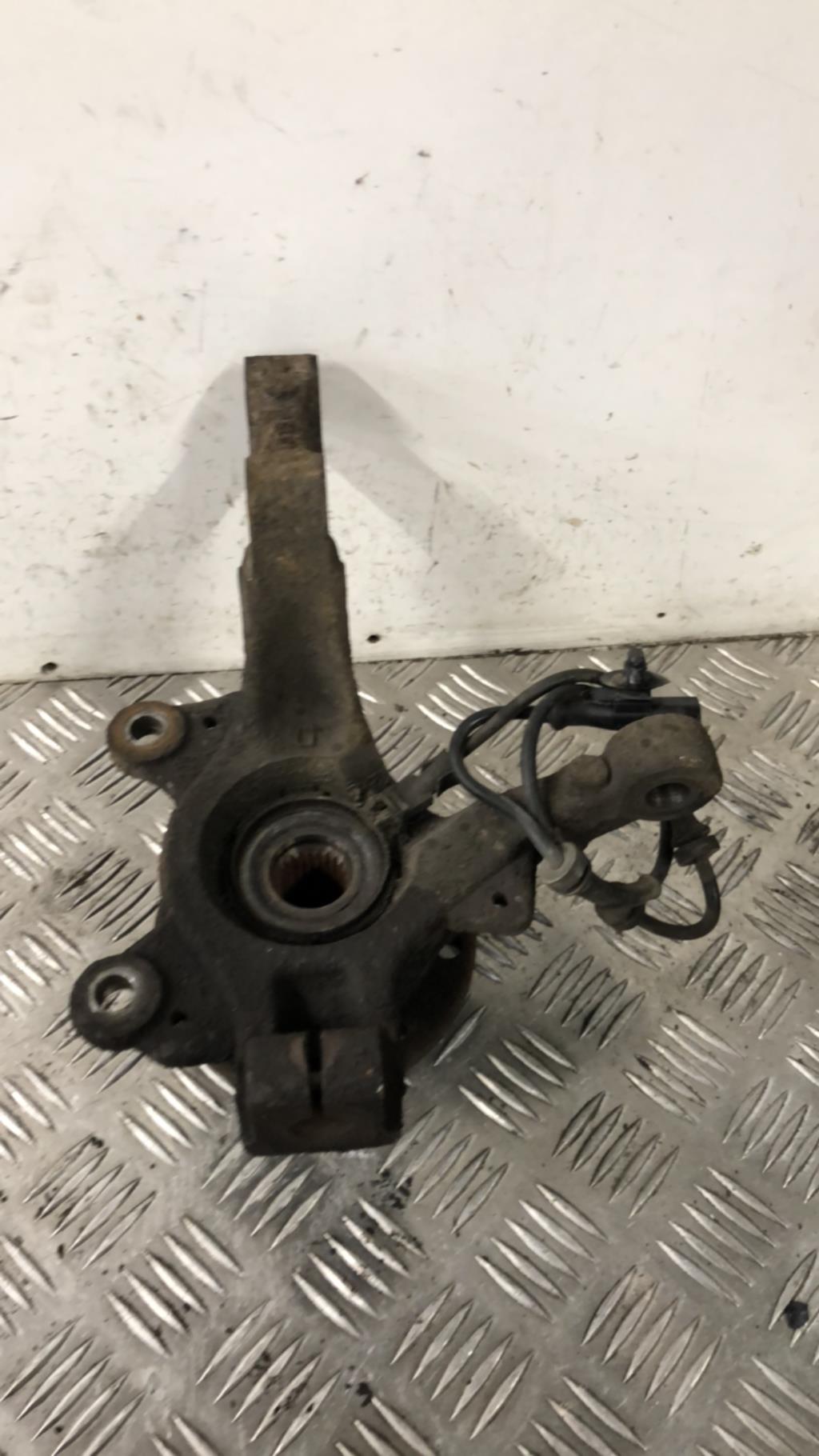 Moyeu avant droit RENAULT MODUS PHASE 1 Essence - 1