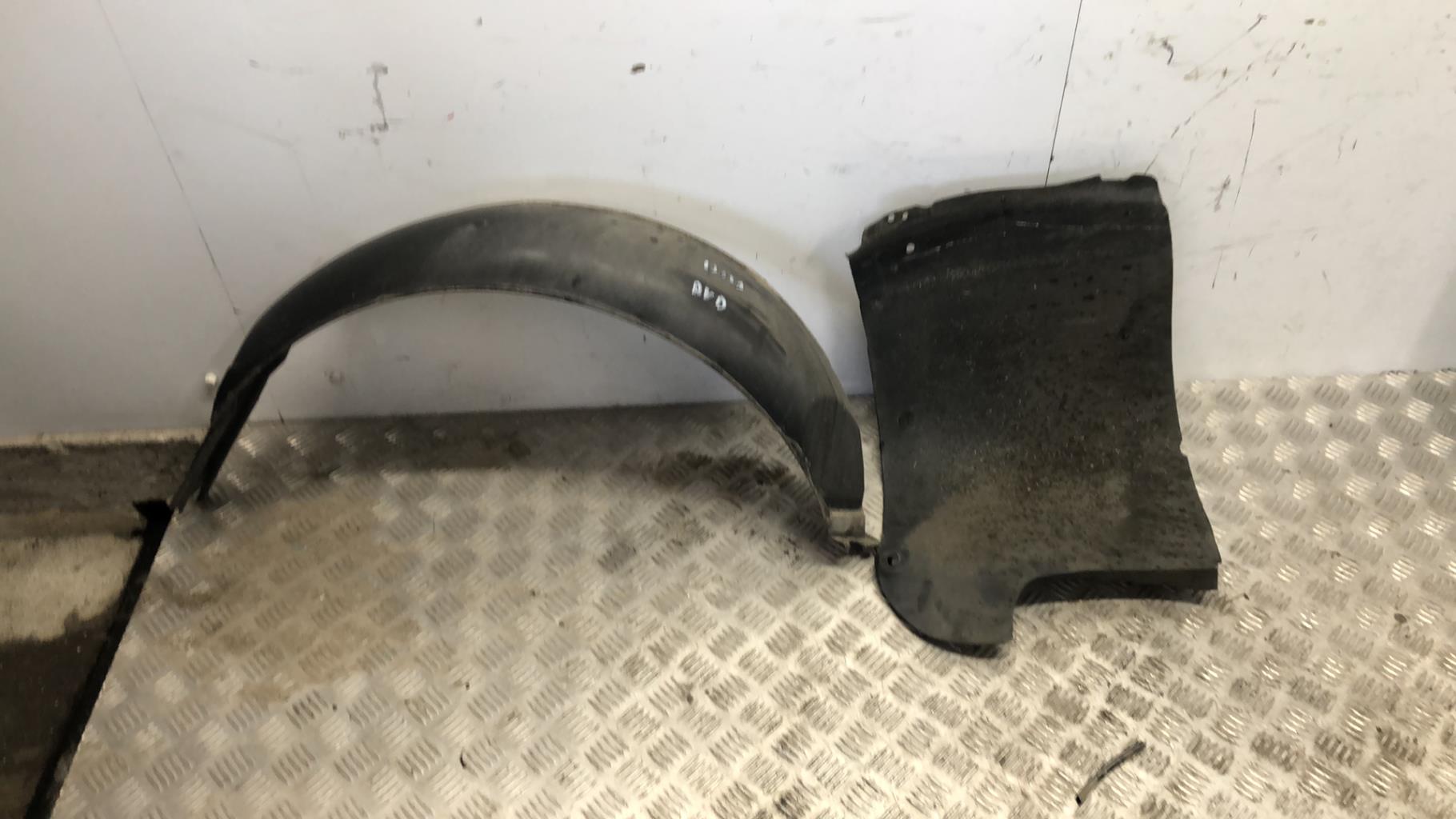 Pare boue avant droit RENAULT LAGUNA 1 PHASE 2  - 1