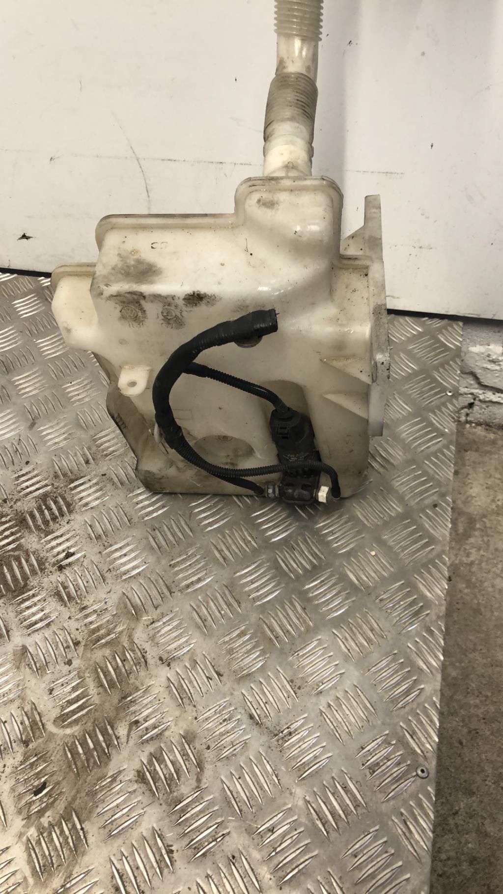 Vase de lave glace VOLKSWAGEN GOLF 5 Diesel - 1