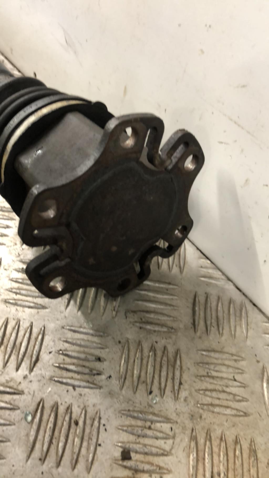 Cardan gauche (transmission) AUDI A4 2 AVANT PHASE 2 BREAK Diesel - 1
